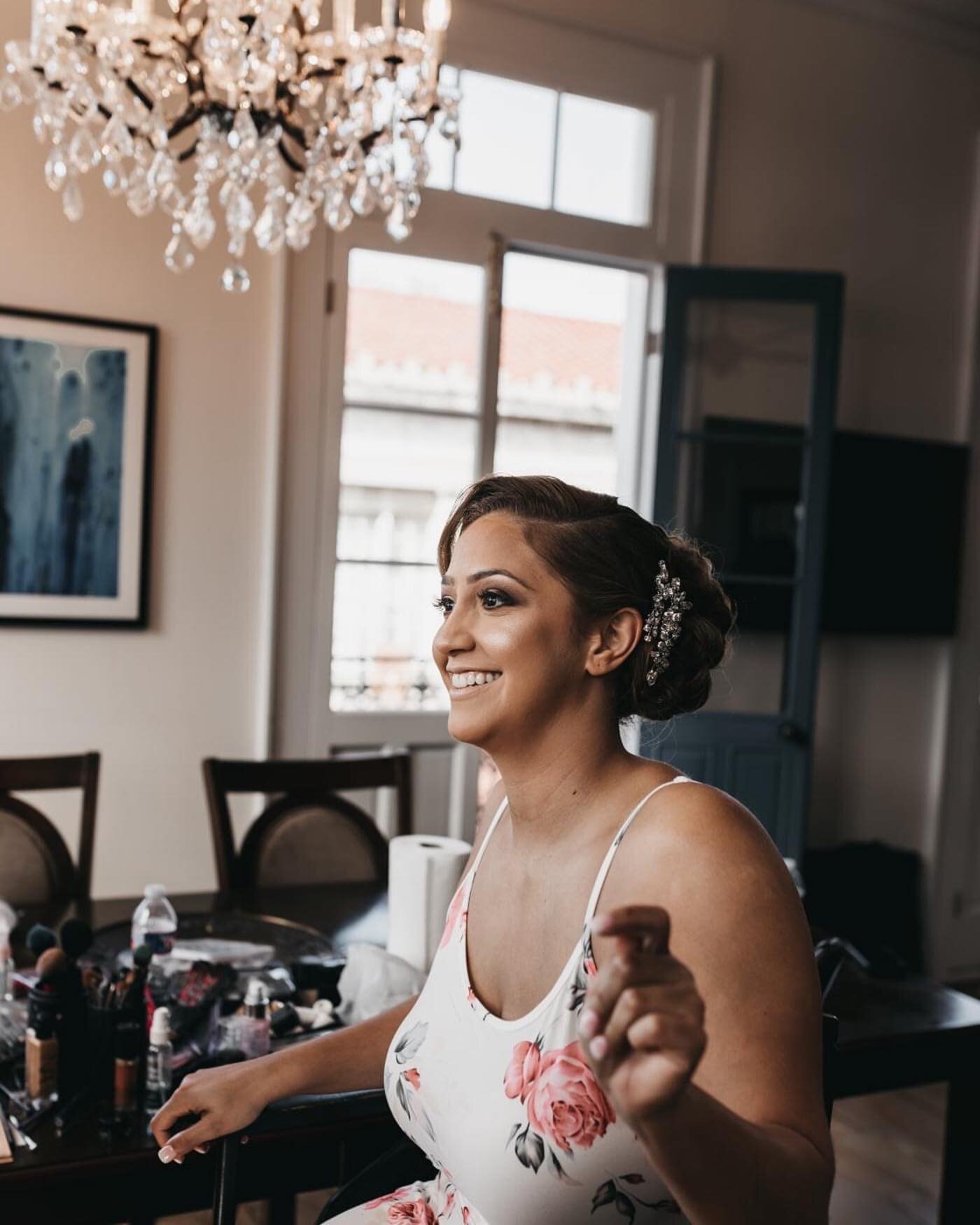 Lights✨ Crystals💎 Magnificence🌟 

We loved being the backdrop for Kristin's gorgeous bridal prep photos. 💐

Whether you're coming to work, relax, or prepare for special memories ahead, let our suites provide all the comfort, joy, amenities (and ba