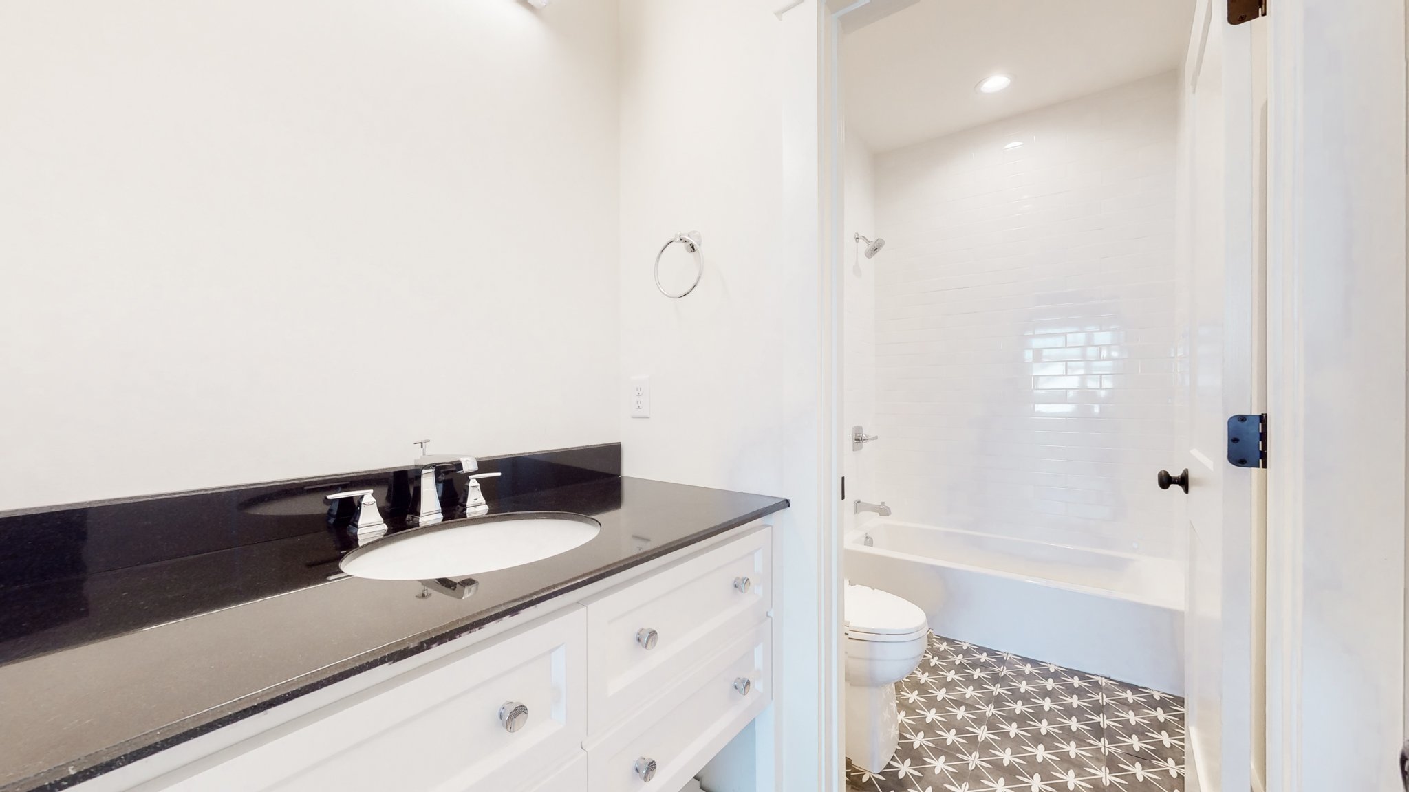 1506 Unit B Rosebank Ave Nashville TN 37206-27.jpg