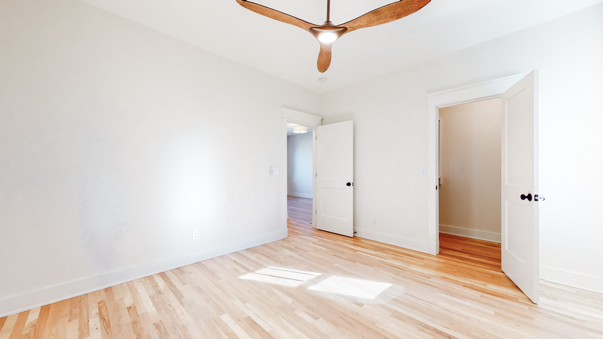 1506 Unit B Rosebank Ave Nashville TN 37206-31.jpg