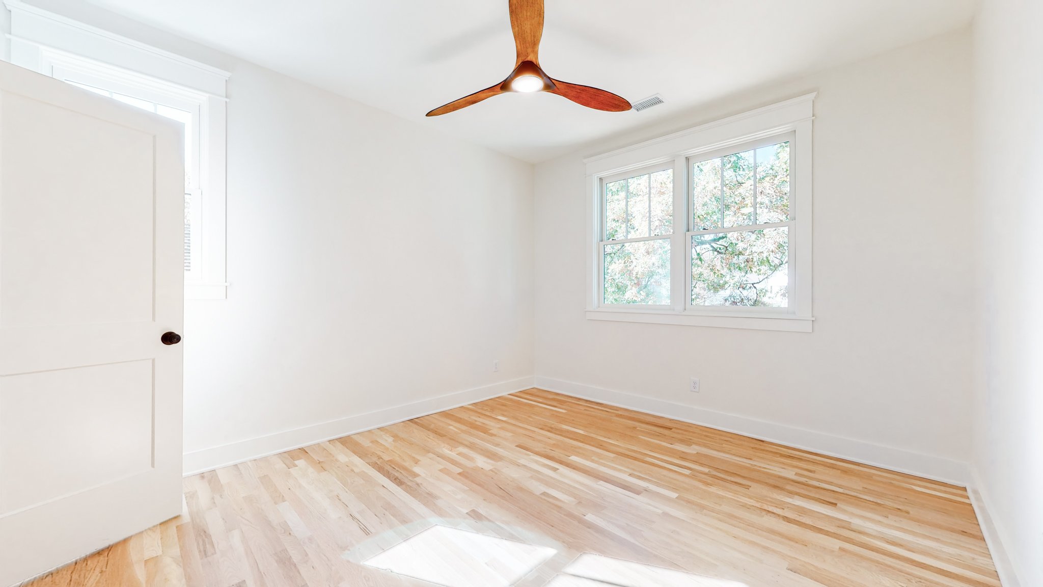 1506 Unit B Rosebank Ave Nashville TN 37206-30.jpg