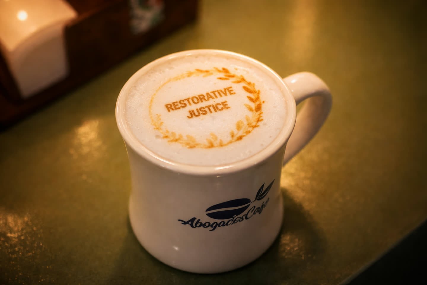 Come warm up with us ☕🌿🍯

𝗥𝗲𝘀𝘁𝗼𝗿𝗮𝘁𝗶𝘃𝗲 𝗝𝘂𝘀𝘁𝗶𝗰𝗲 is a eucalyptus honey lawtte inspired by Ofelia's grandmother's recipes&mdash;comforting, aromatic, and full of care.

Coffee with coraz&oacute;n 🤎 ☕

#AbogadosCafe #CoffeeWithCorazon