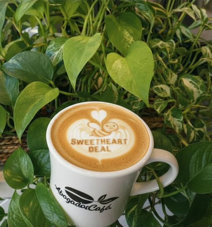 Have you tried our April drink yet? ☕️🐝

It's truly 𝐓𝐡𝐞 𝐒𝐰𝐞𝐞𝐭𝐡𝐞𝐚𝐫𝐭 𝐃𝐞𝐚𝐥 ✨

Inspired by its Spanish name, 𝐂𝐚𝐟&eacute; 𝐜𝐨𝐧 𝐌𝐢𝐞𝐥 (or 𝐂𝐚𝐟&eacute; 𝐜𝐨𝐧 𝐌𝐢𝐞𝐥 𝐝𝐞 𝐀𝐛𝐞𝐣𝐚🍯), this cozy classic features a cinnamon-sag