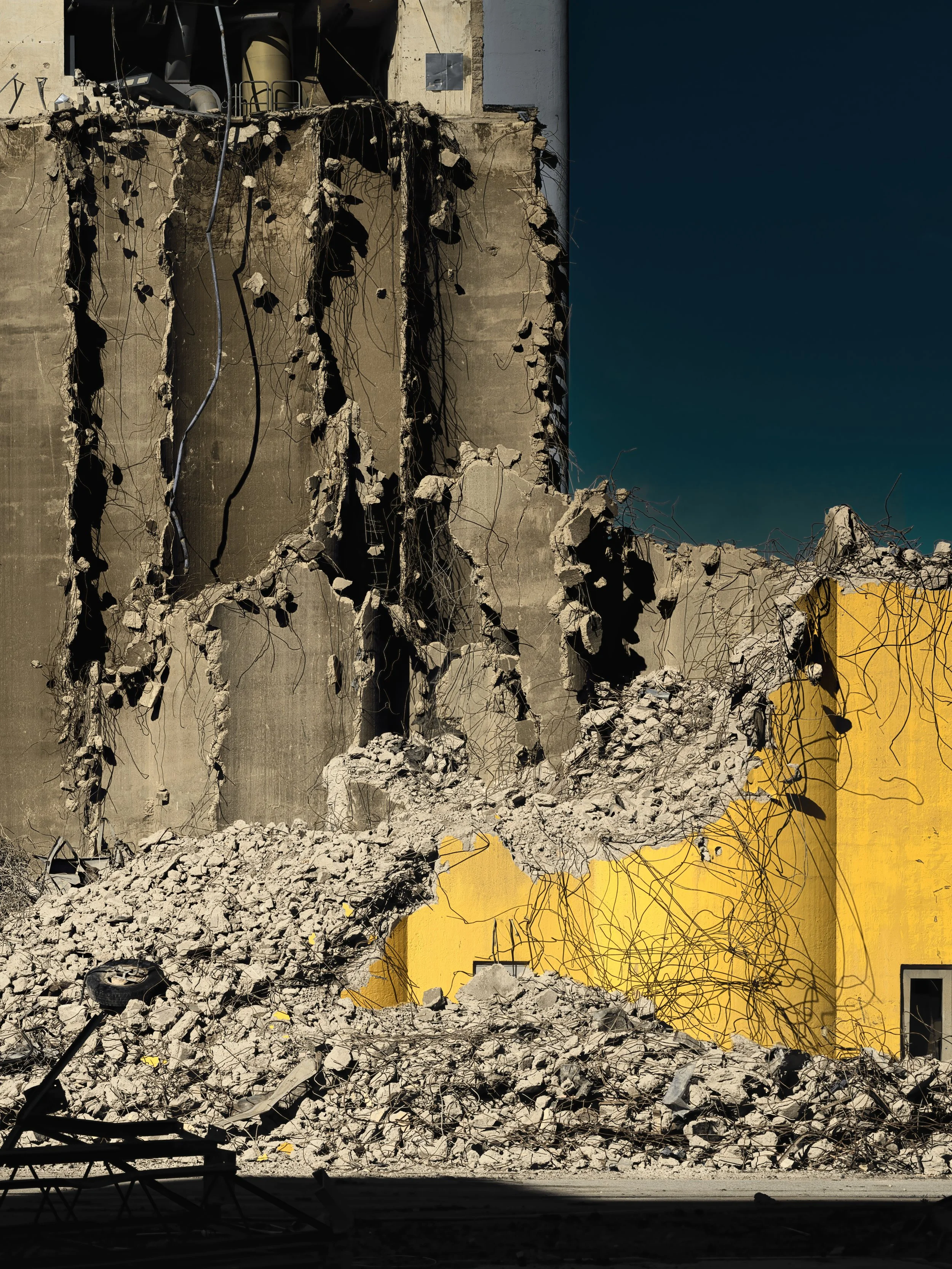 B0006740 Silo 6 Rising Wall of Destruction