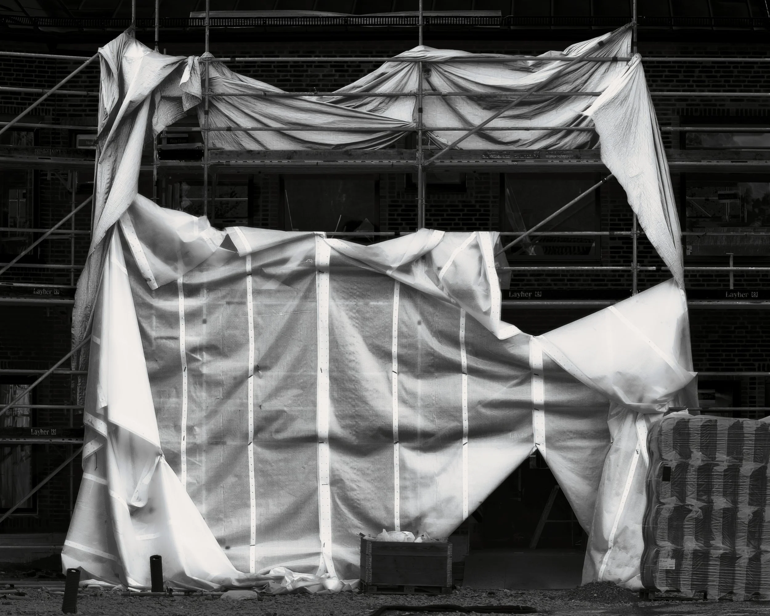 B0038502 Scaffolding Sheet and Wind C02