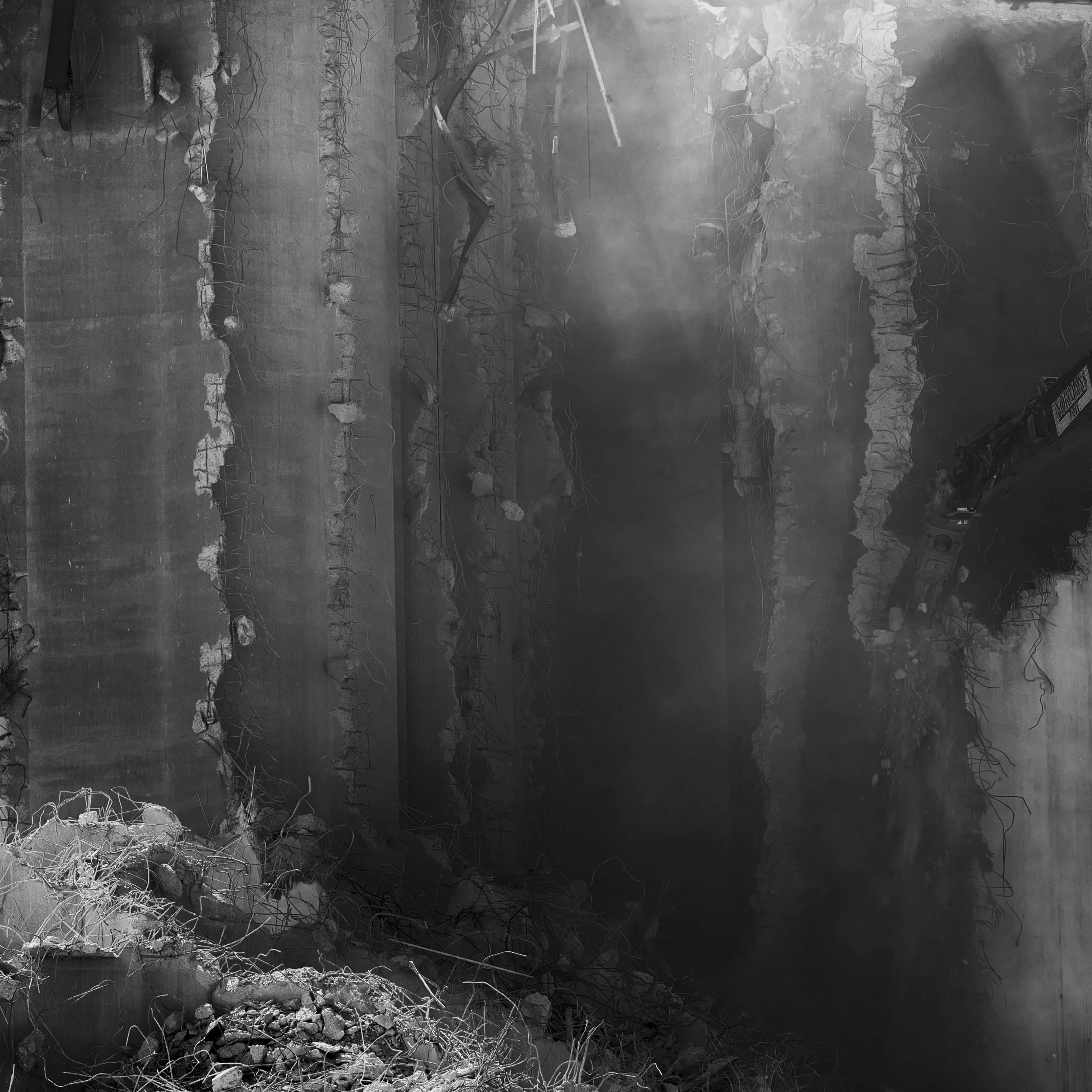 B0005894 Deep into Silo 6