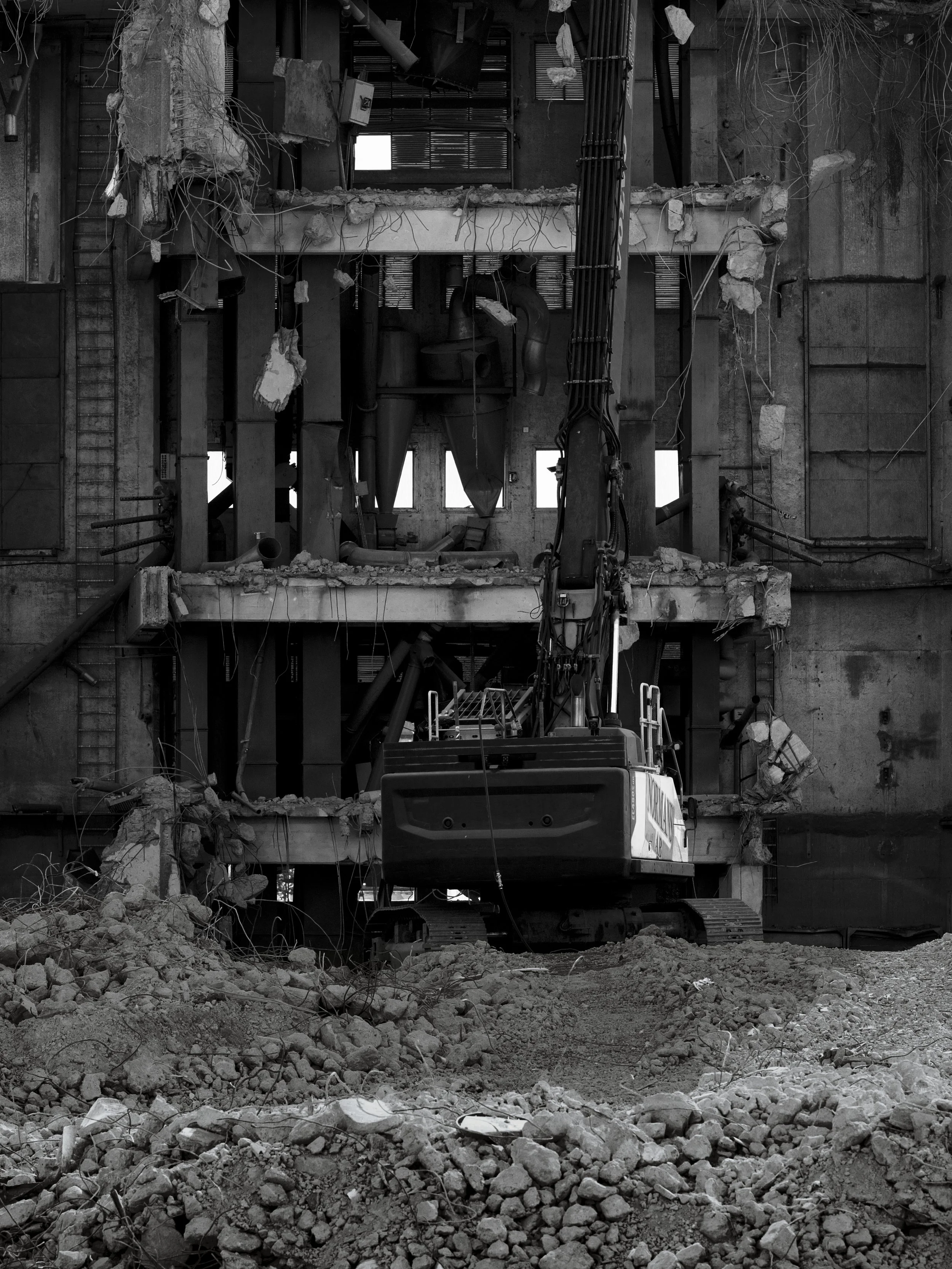 B0009858 Silo 6 Cross Section and Demolition Machine
