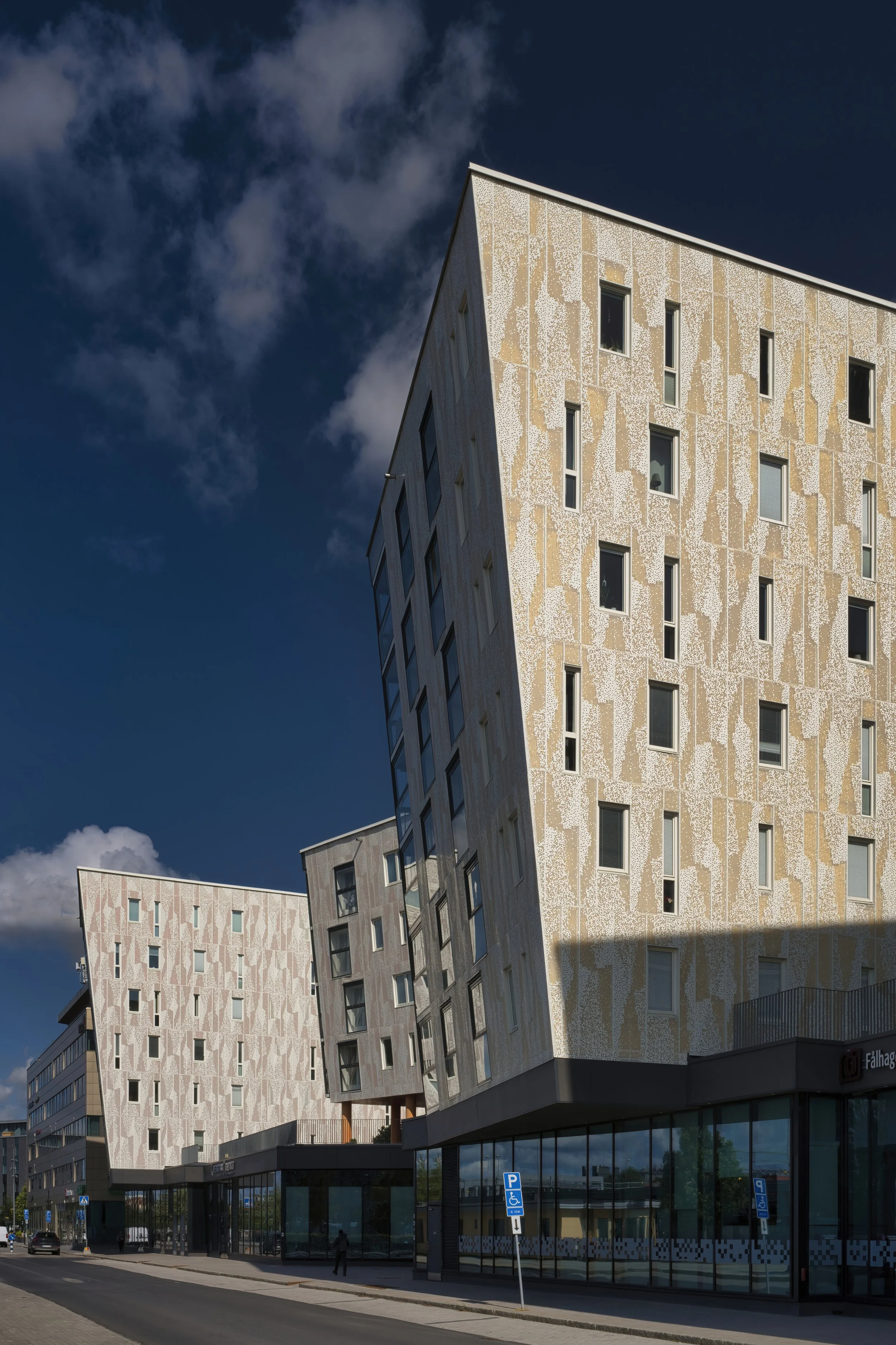 B0044135 Preview.jpg