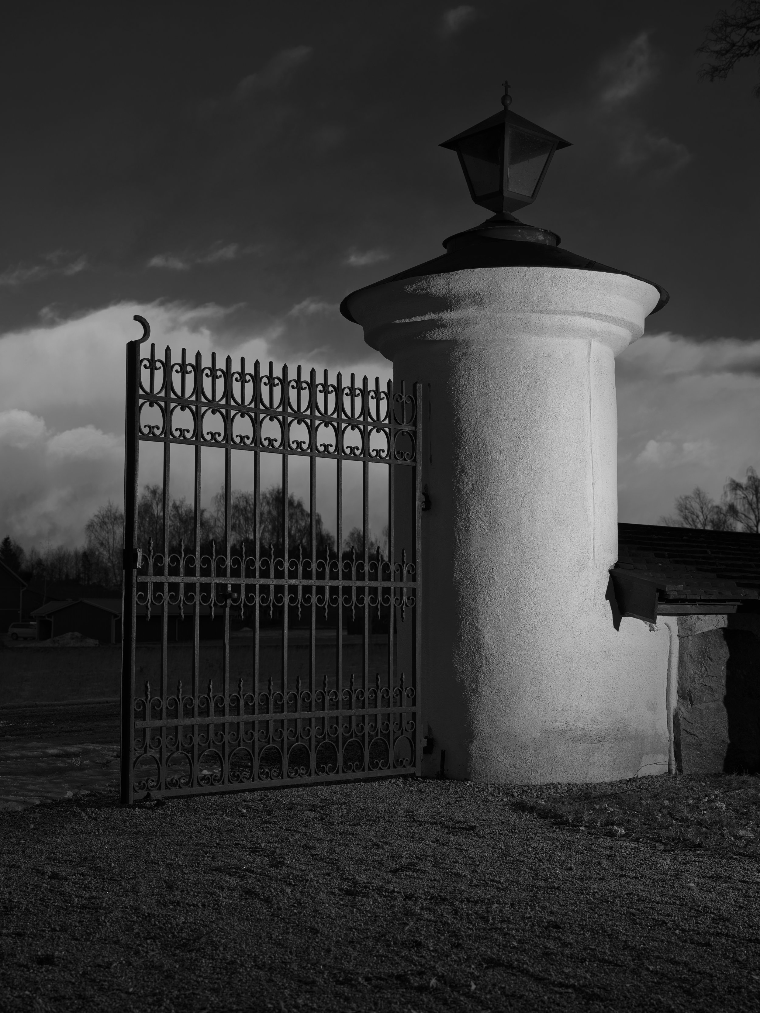 B0001591 Gate and Post