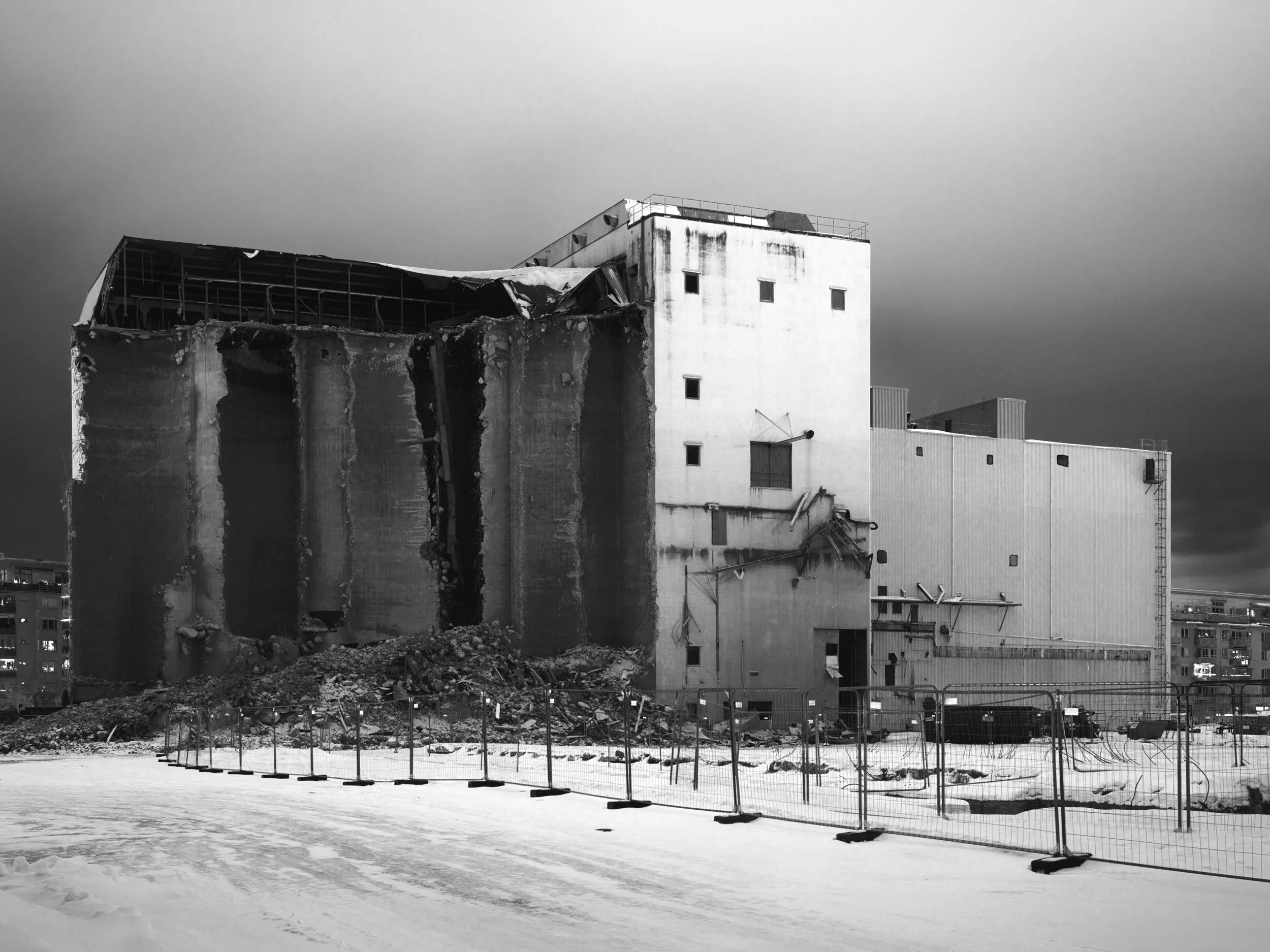 B0020418 Oblique View towards Silo Three and Four