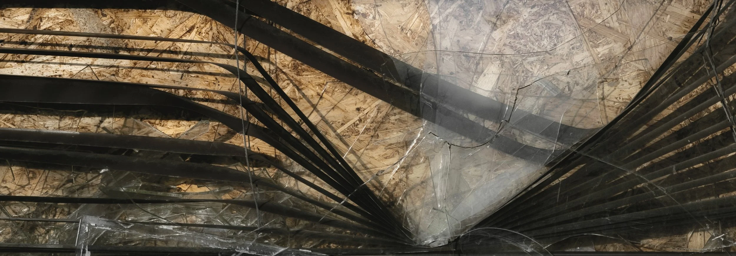 B0004330 OSB Board Shards of Glass and Blinds