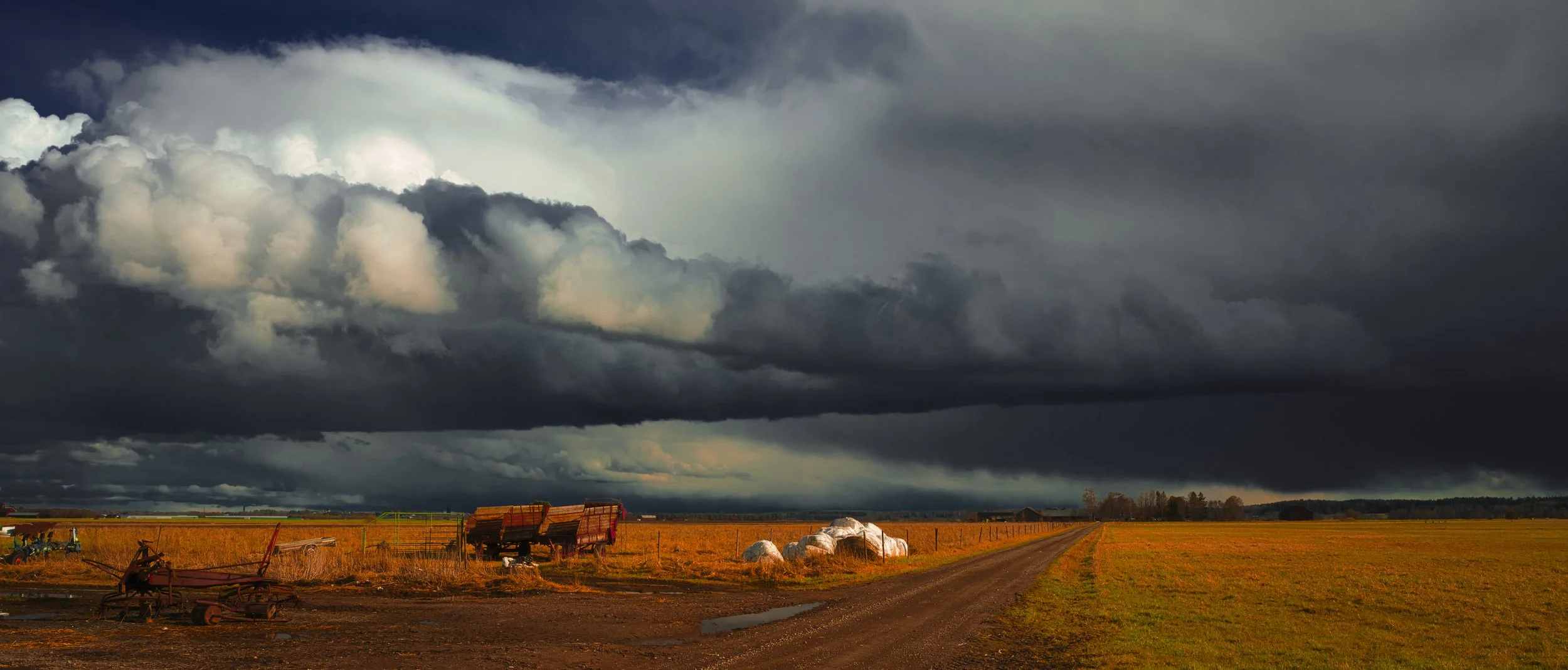 B0004228 Cloud over Farmland 4