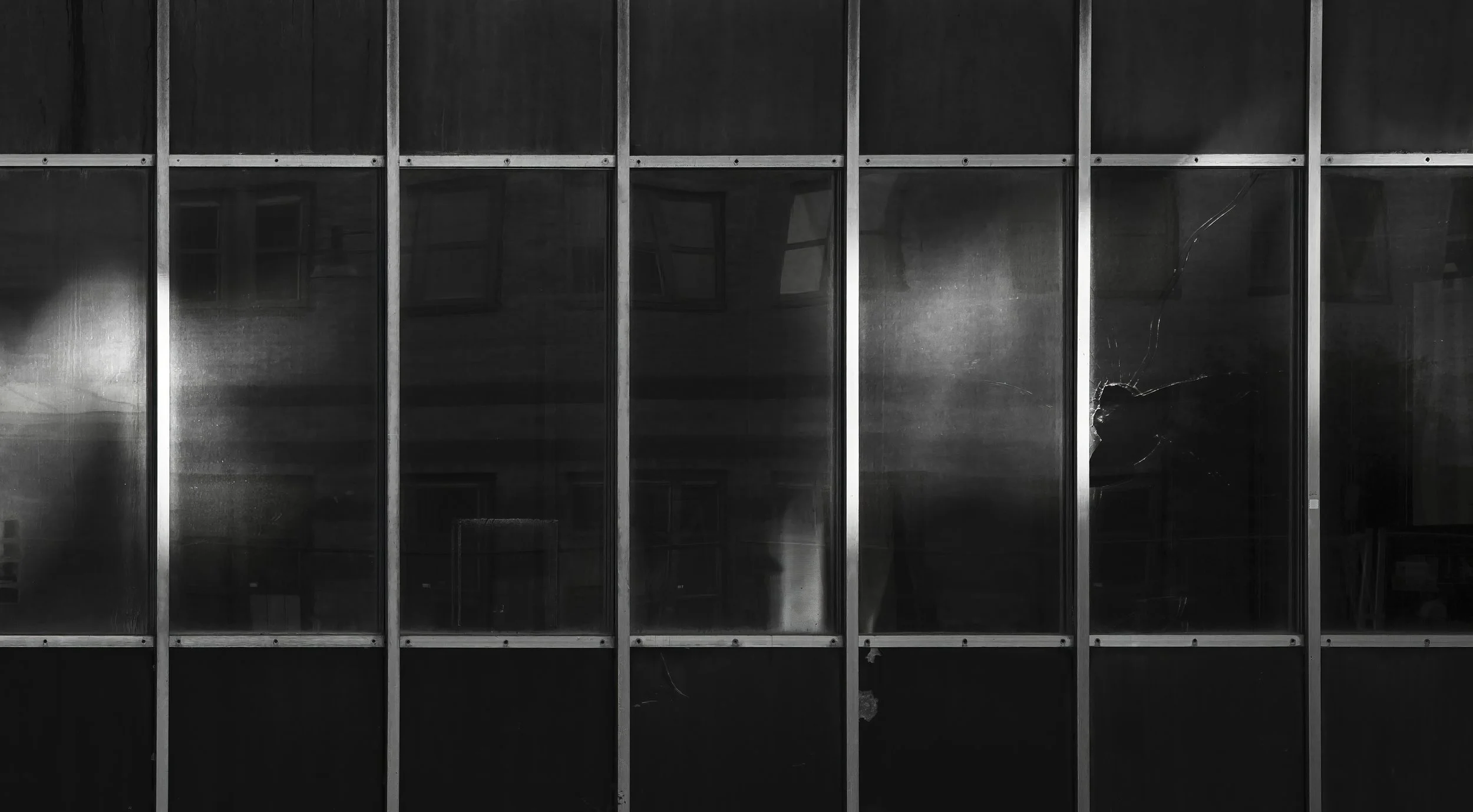 B0016519 Window Grid