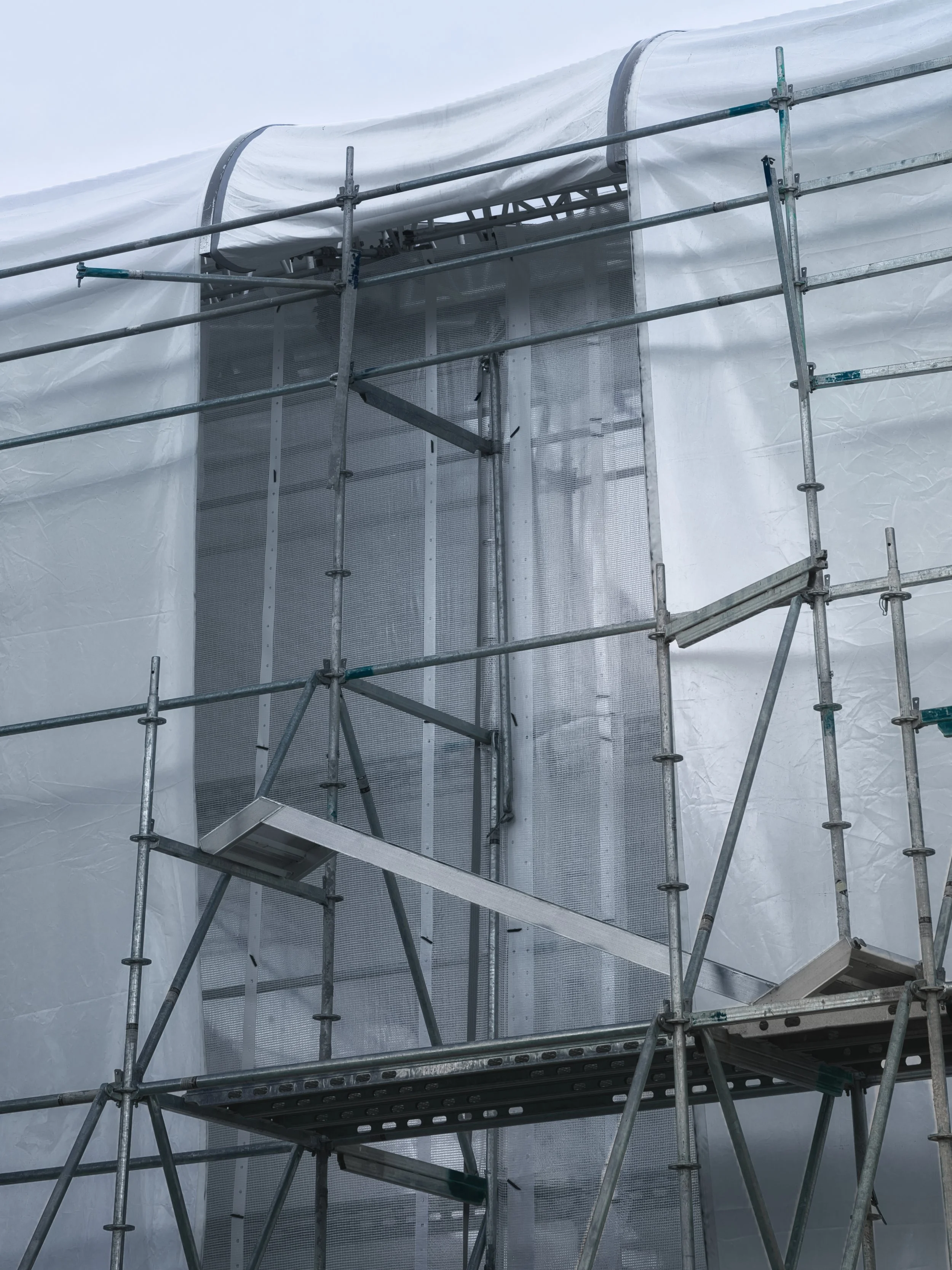 B0037947 Sheet and Exoframing E02 Oblique