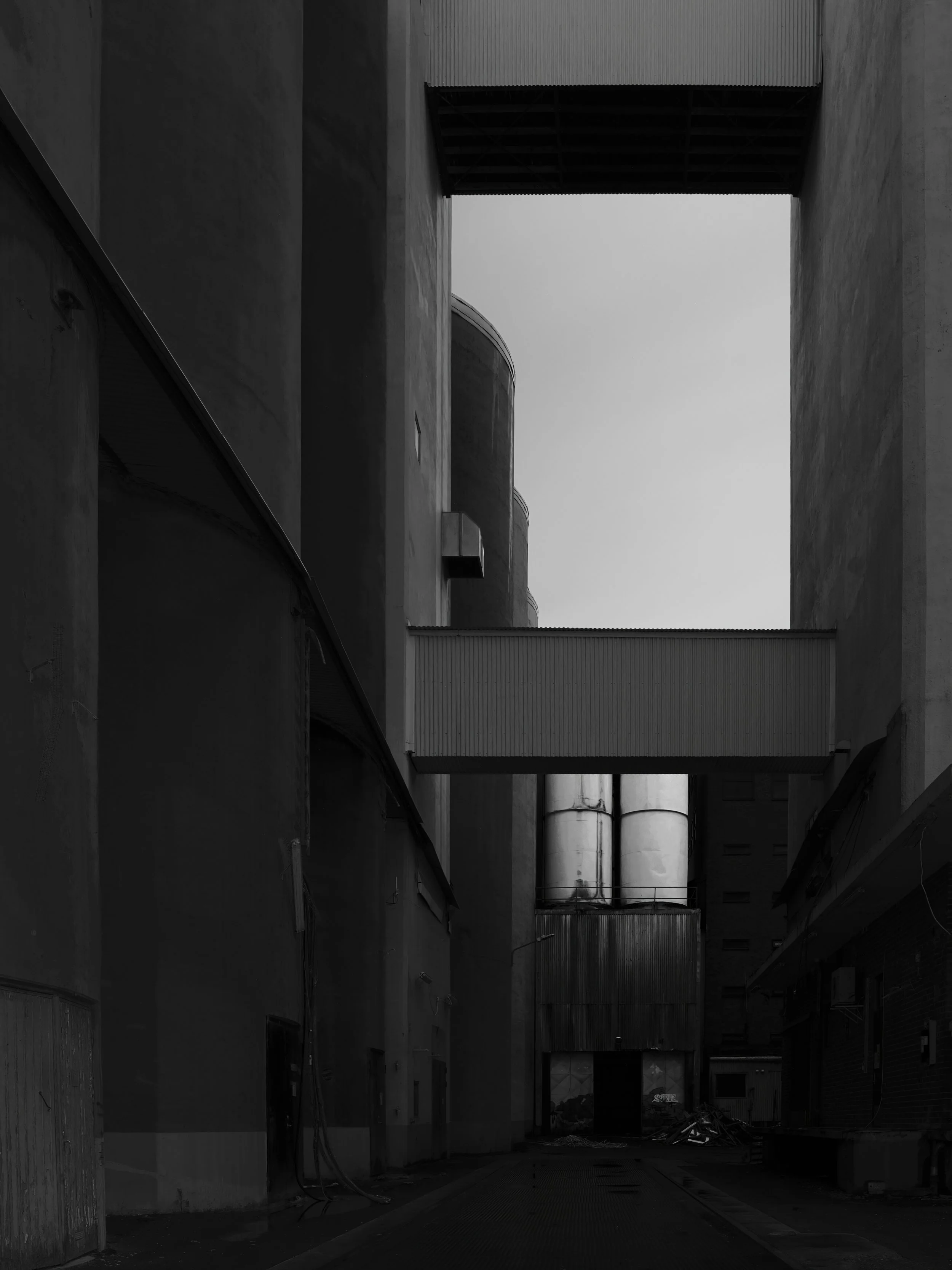 B0010500 Darkness Between and Under