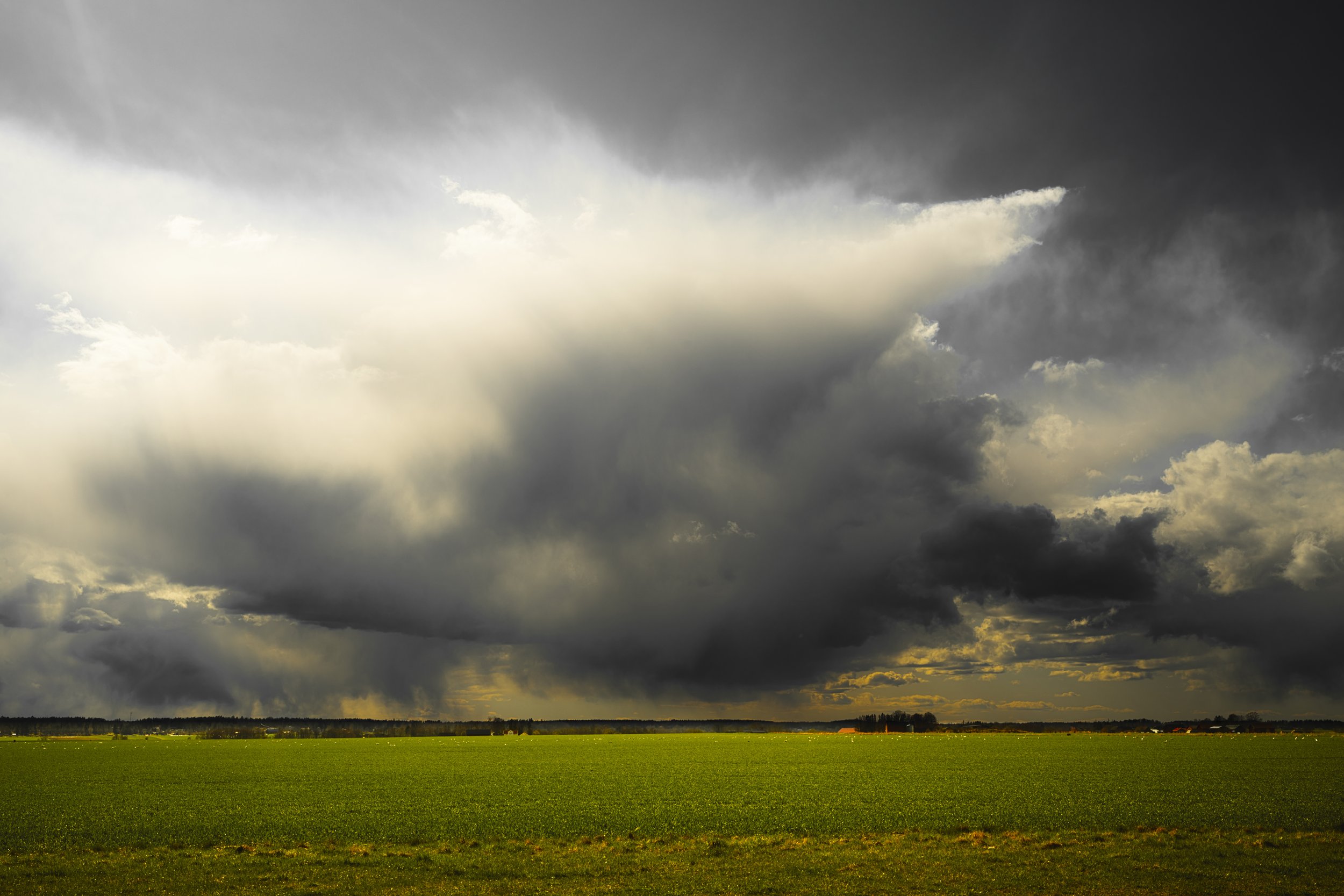B0004156 Cloud over Farmland 2