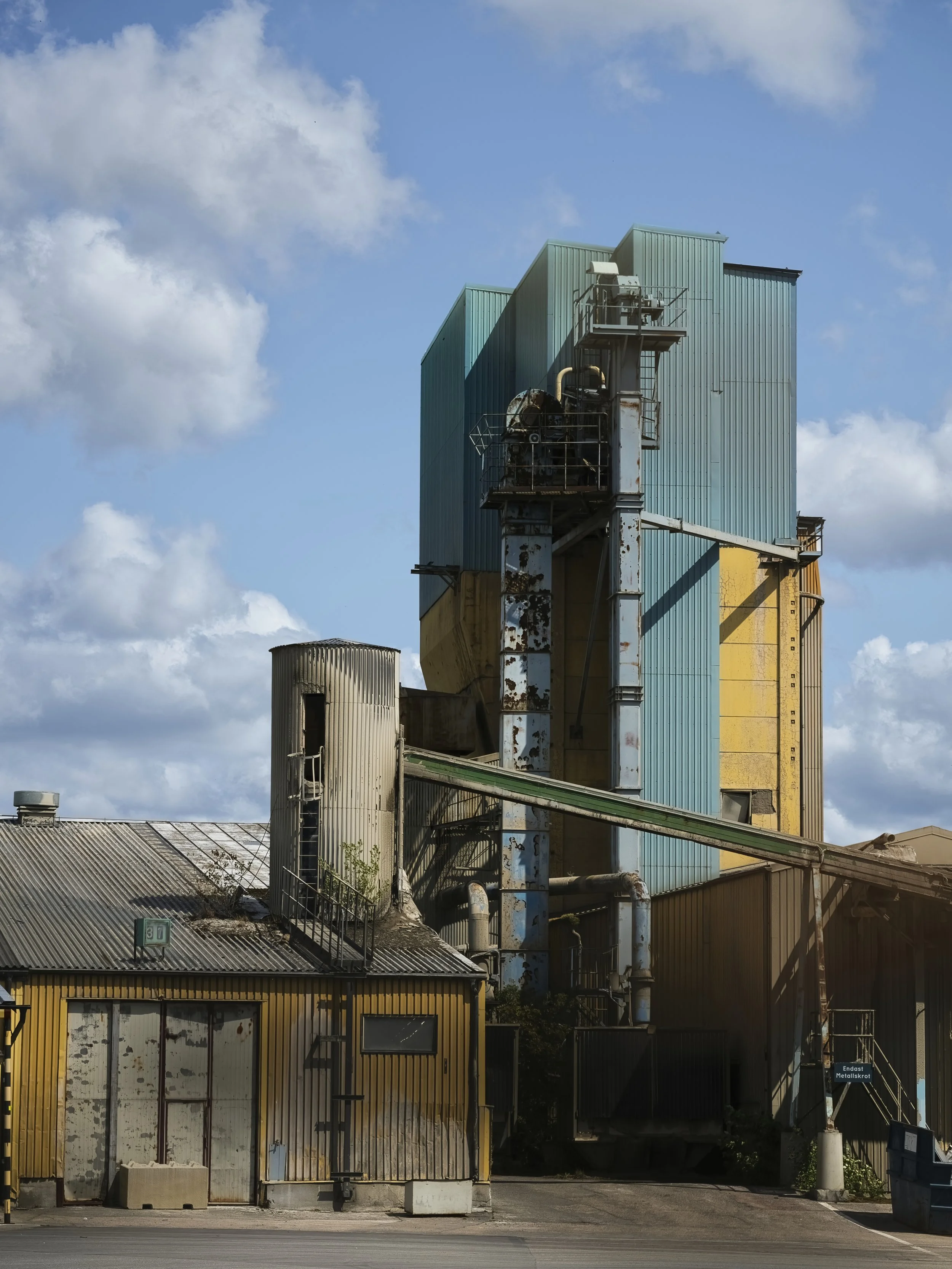B0010589 Steel Cladded Concrete Plant