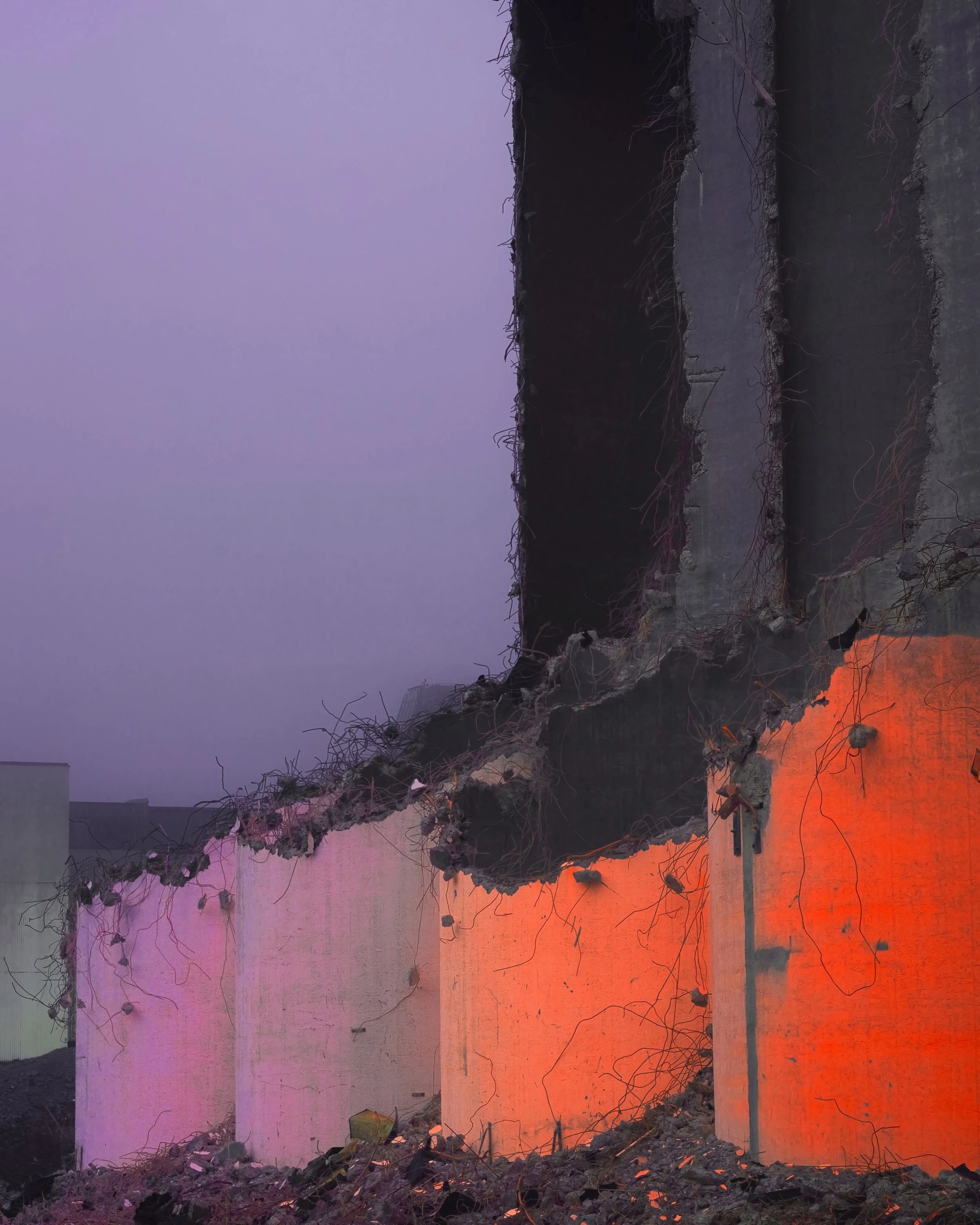 B0014195 Silo 2 Dark Grey Arises Above Color