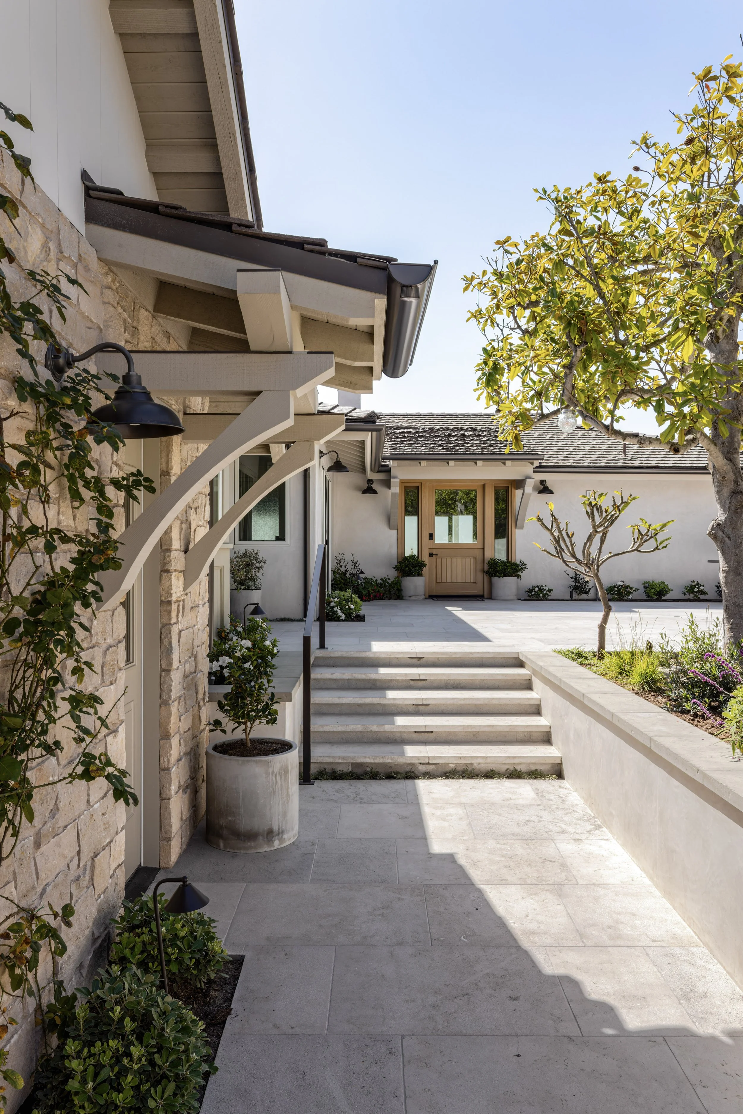 MESA_HarborViewHillsSouth-CDM-Courtyard 2.jpg