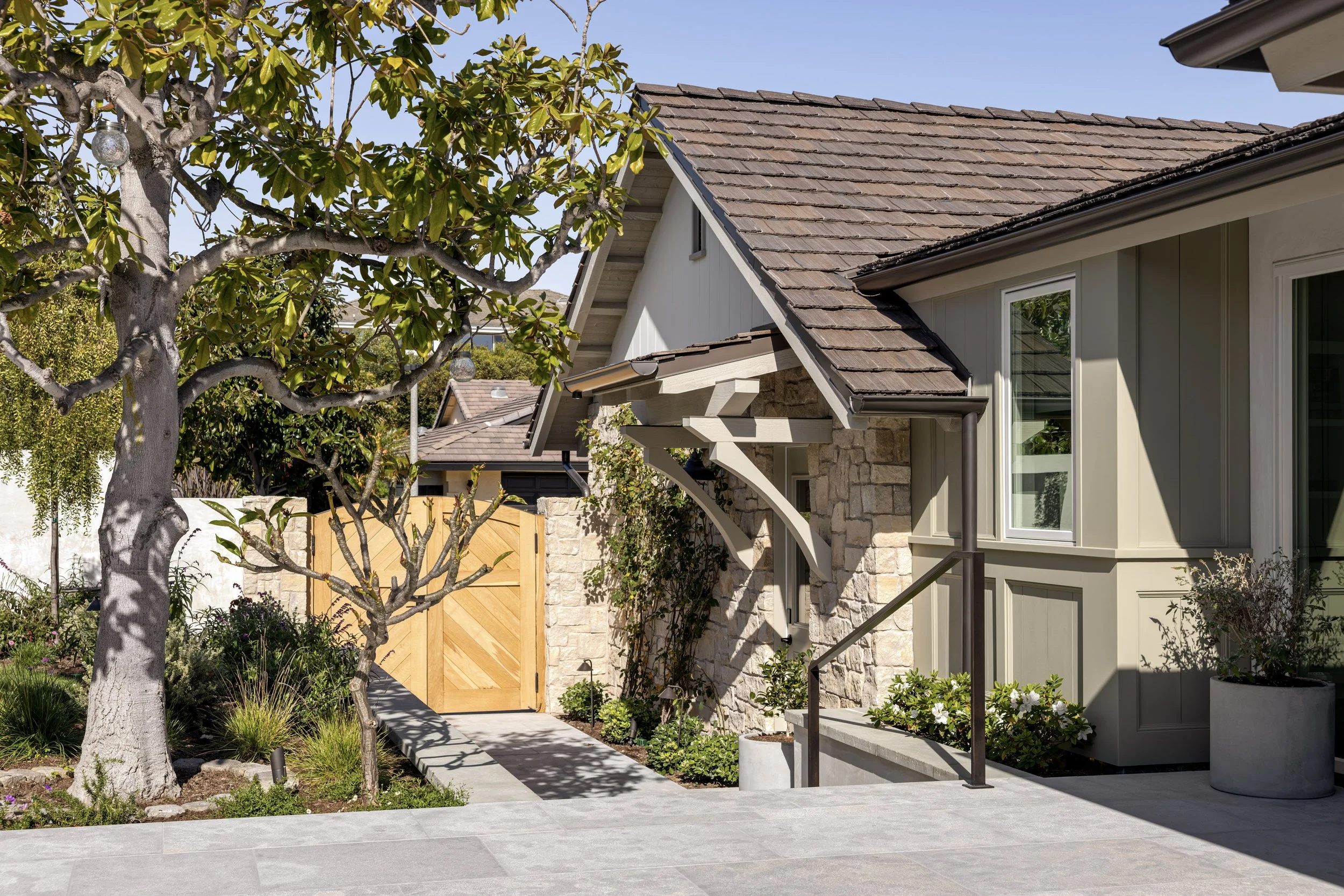 MESA_HarborViewHillsSouth-CDM-Courtyard 1.jpg