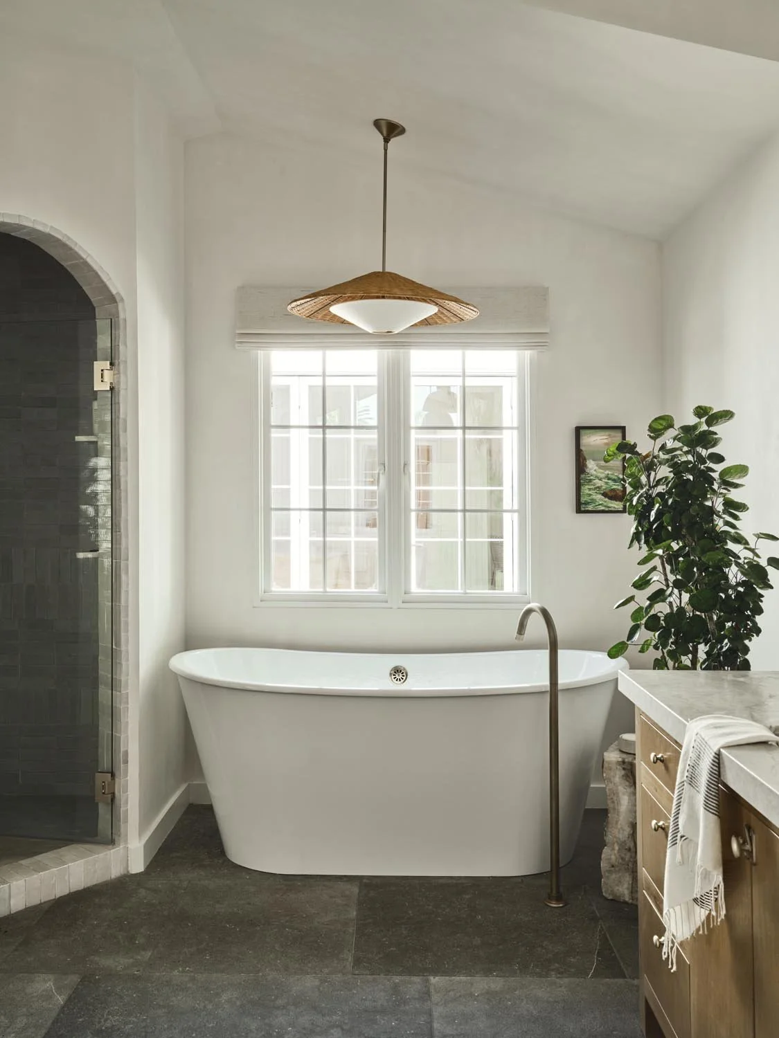 Beach chalet - Primary Bath Tub - MT