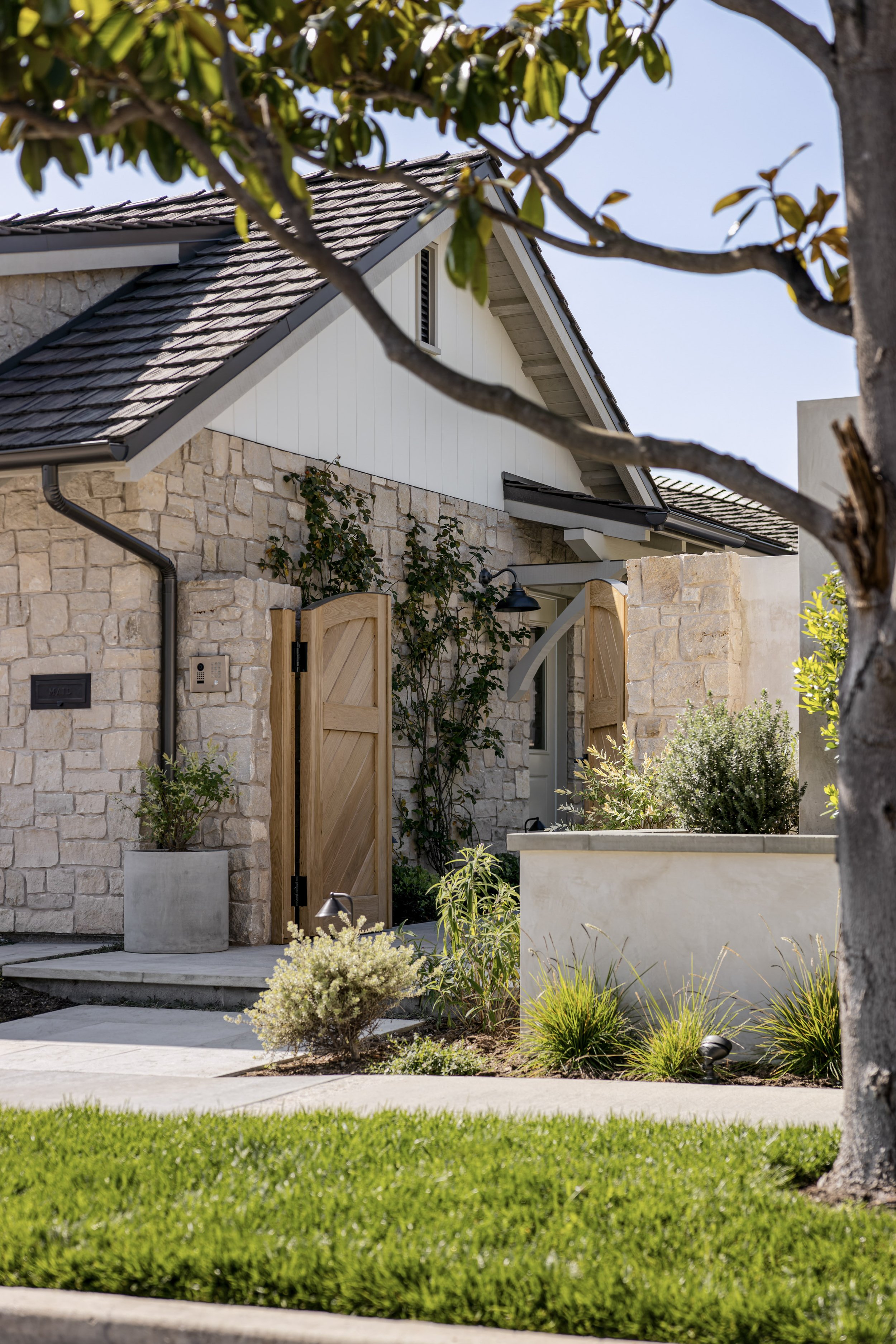 MESA_HarborViewHillsSouth-CDM-Entry V.jpg