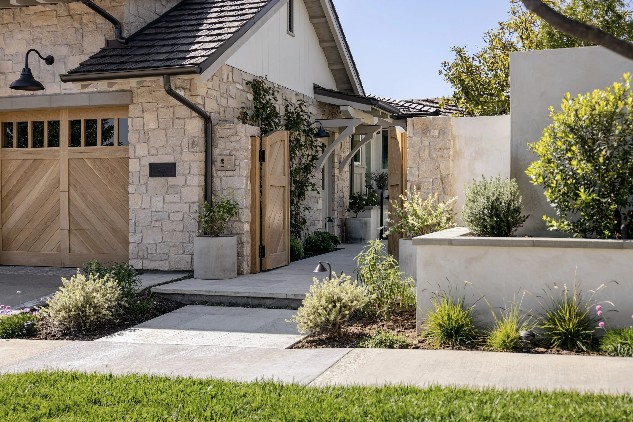 MESA_HarborViewHillsSouth-CDM-Entry.jpg