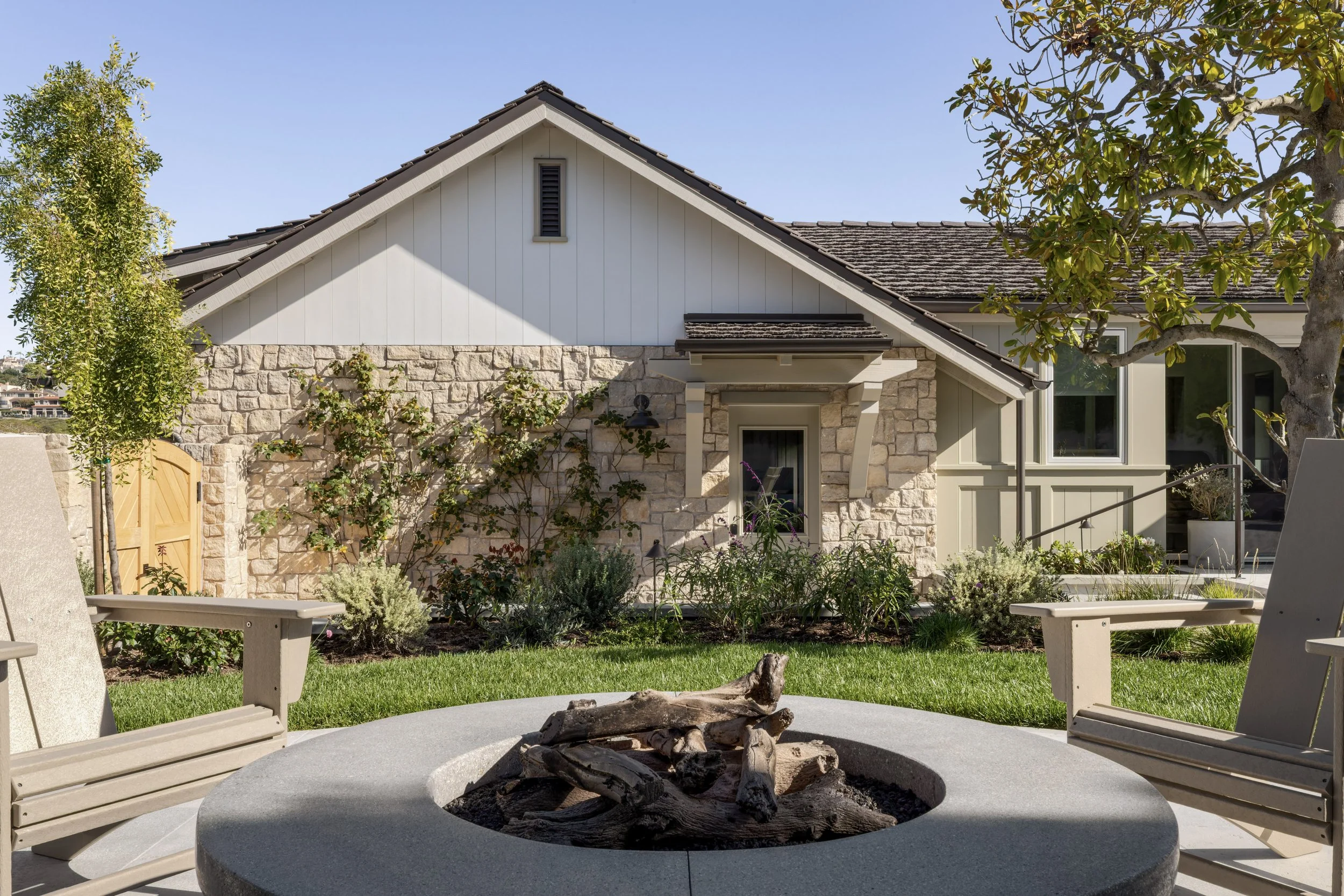 MESA_HarborViewHillsSouth-CDM-Fire Pit.jpg