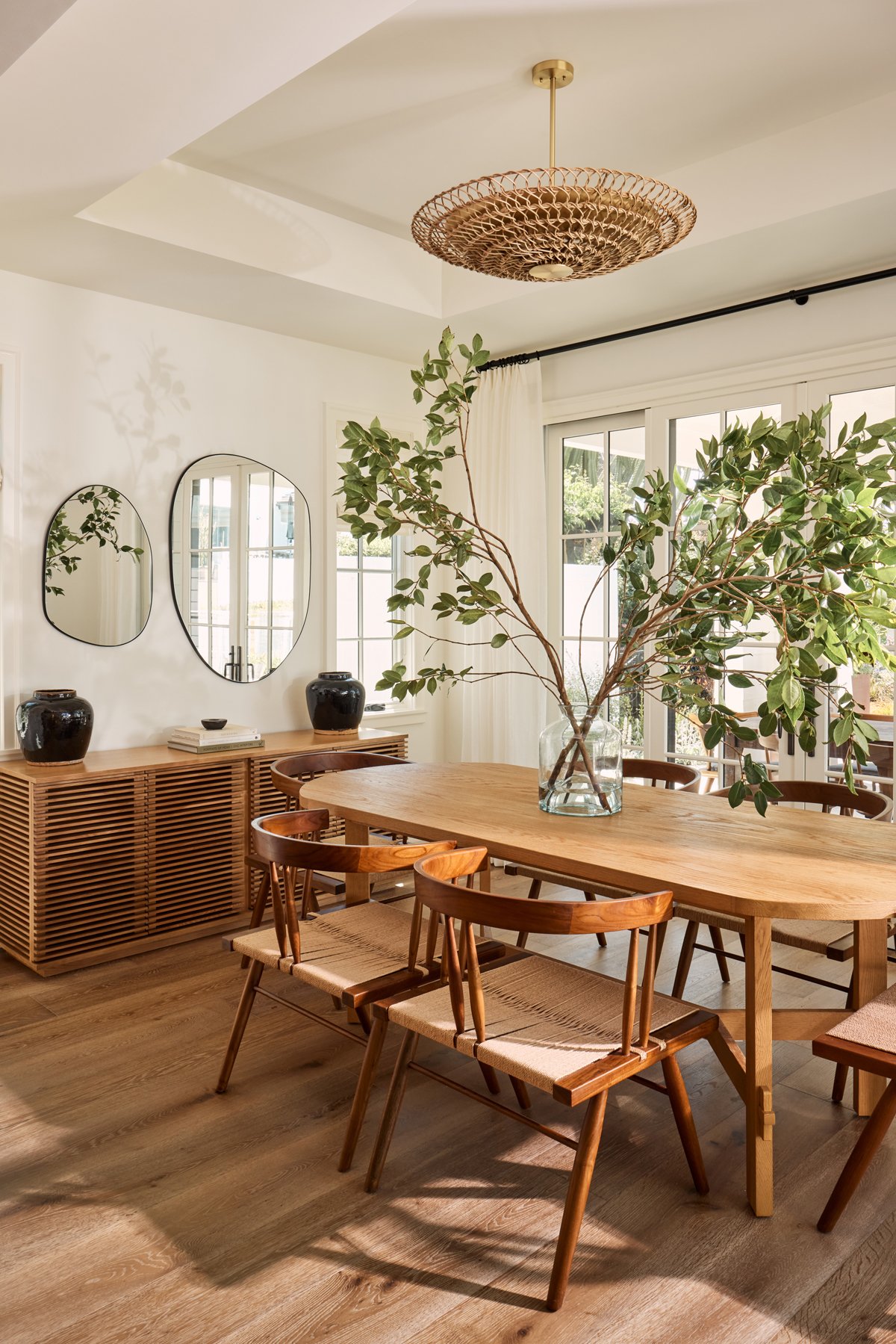 MESA_SeaCliff-House-Dining.jpg