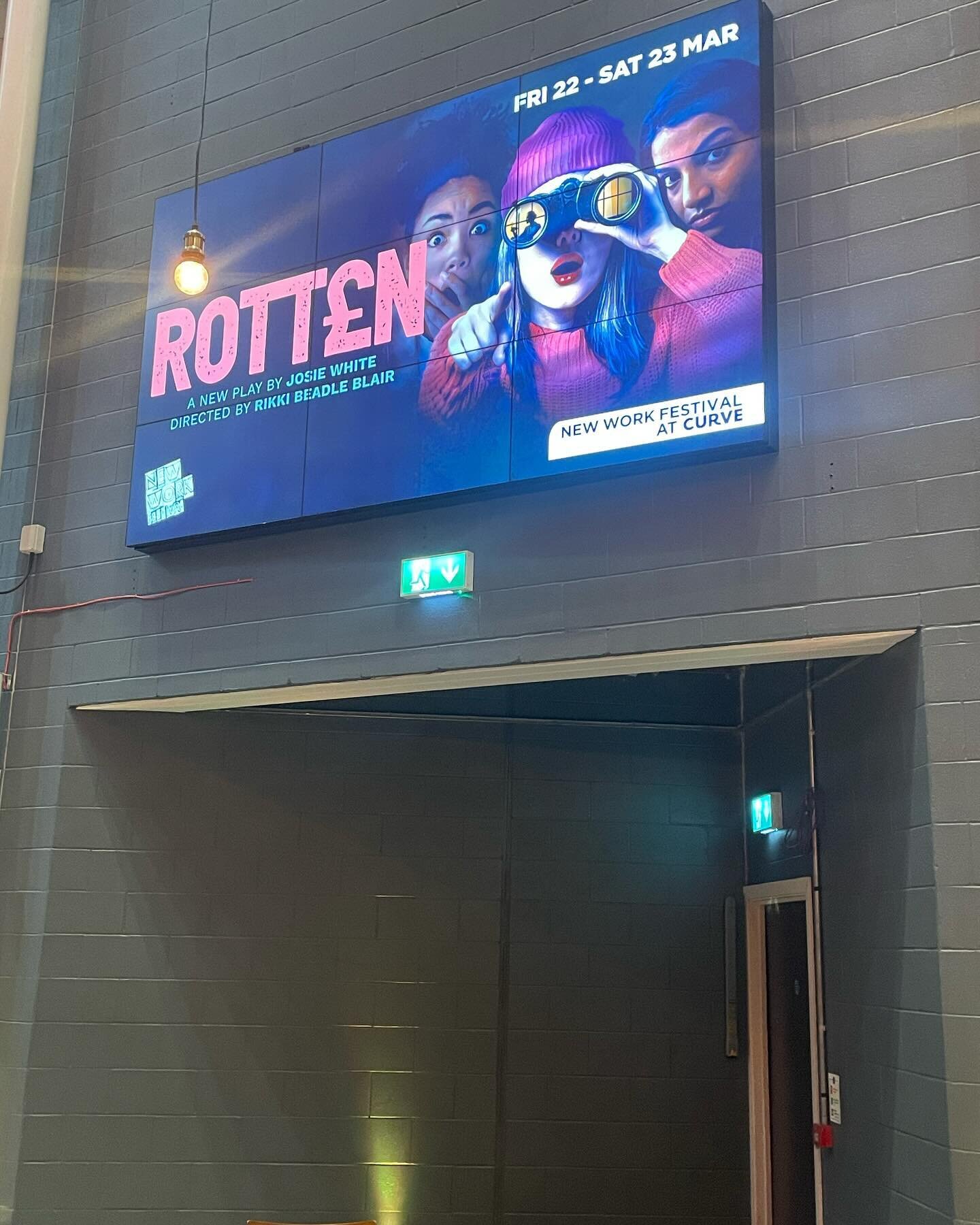An epic week @curve_leicester for the opening of ROTTEN by @josiemw1 and directed by @rikkibeadleblair 

Huge congratulations to Josie, Rikki and our fantastic cast of @narishalawson @kavitav22 @tikkinaggart @aliceberry1998 @samabutters for the elect