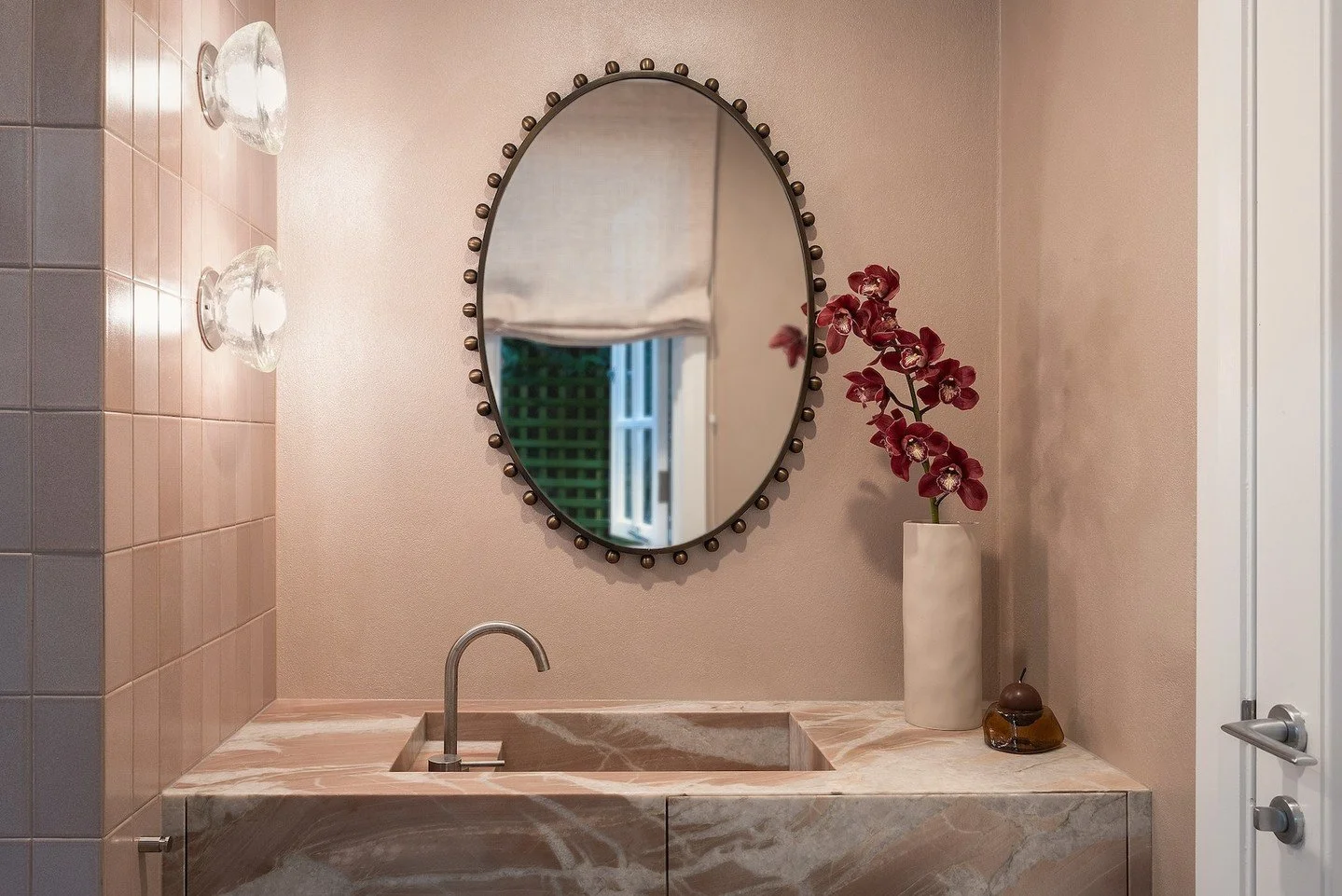 There&rsquo;s nothing better than working with returning clients and helping bring another vision to life.⁠
This guest bathroom was such a joy to create, with stunning pink quartzite taking centre stage. Soft, elegant and a little unexpected&mdash;ju