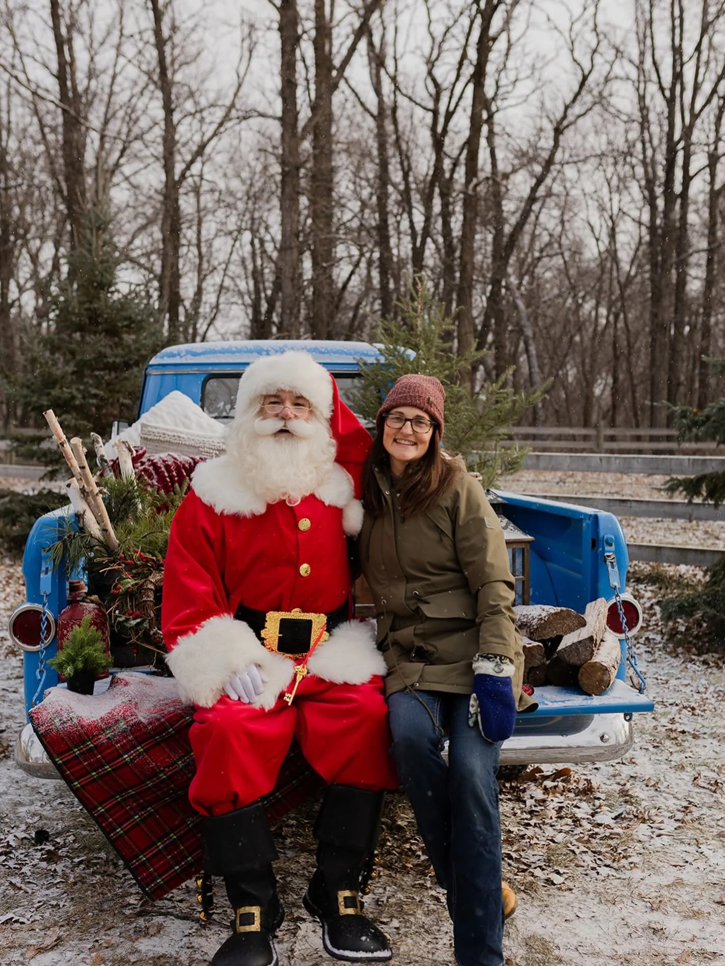 We have our last day Winter Photo Sessions today! Wow! I had so much fun! A big thank you to all the photographers that are always so amazing! I am so grateful to meet you all! And to the Santa that visit the farm&hellip;it can&rsquo;t get any better
