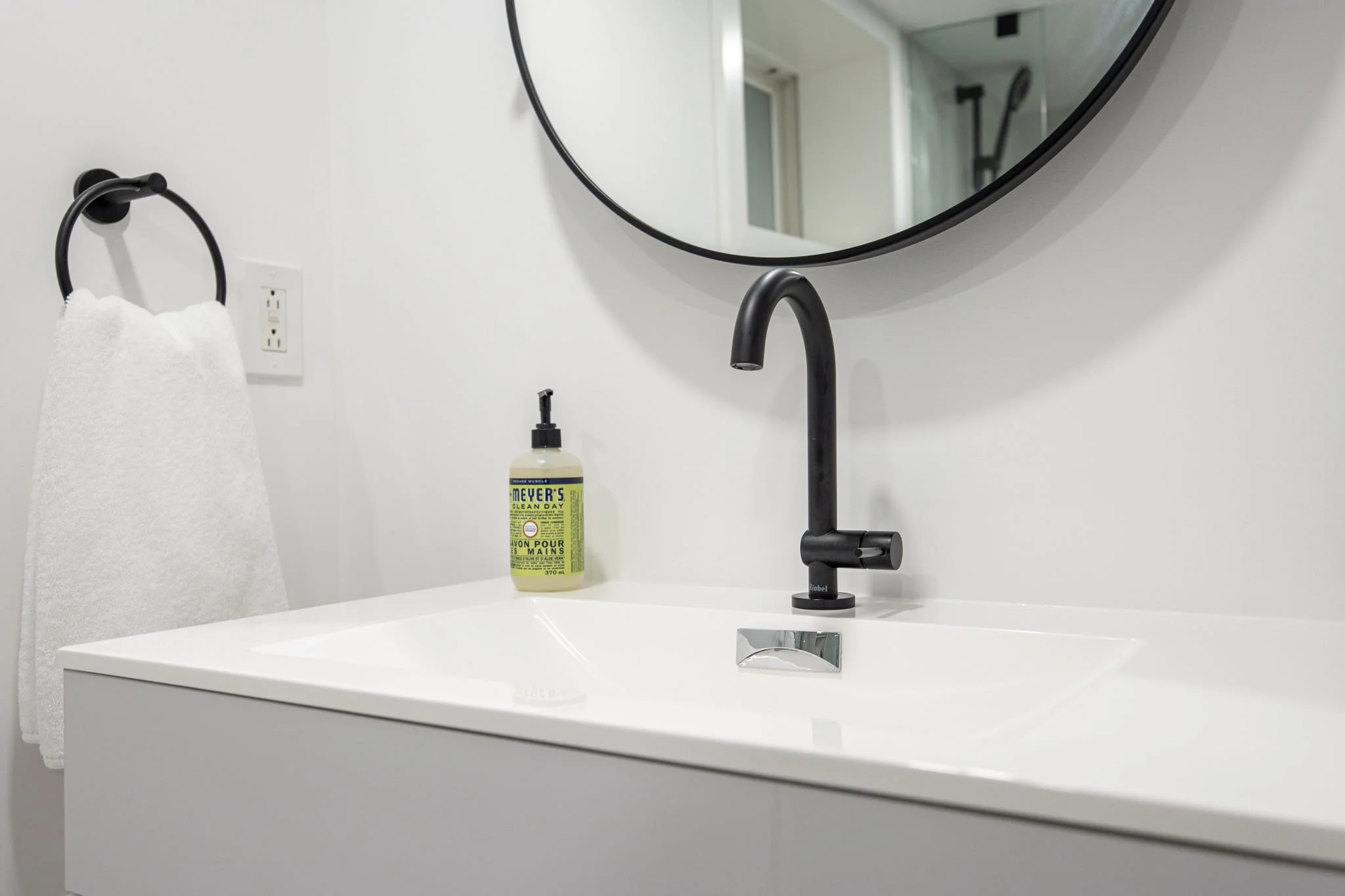 18-web-or-mls-014- 148 1_2 Bellwoods Ave, Toronto, ON.jpg