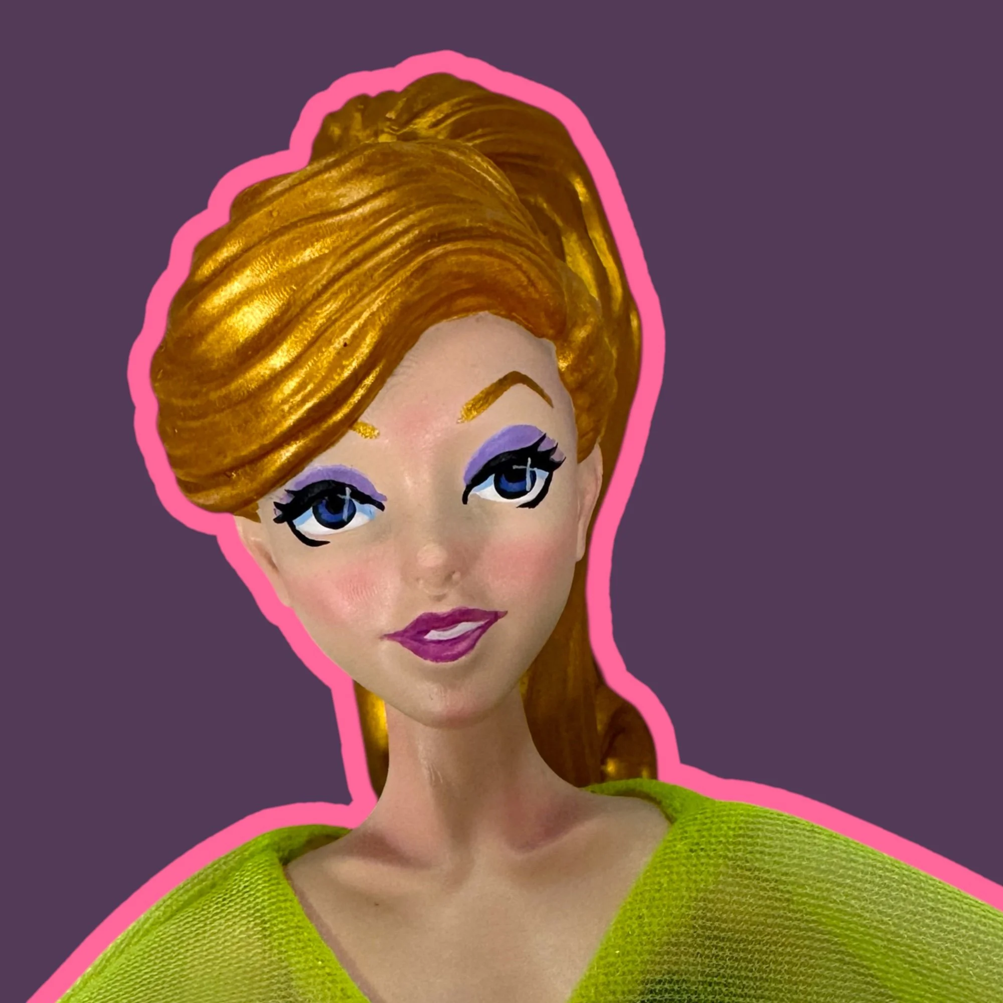 “Muse” a statuette Indie art doll (forward glancing)