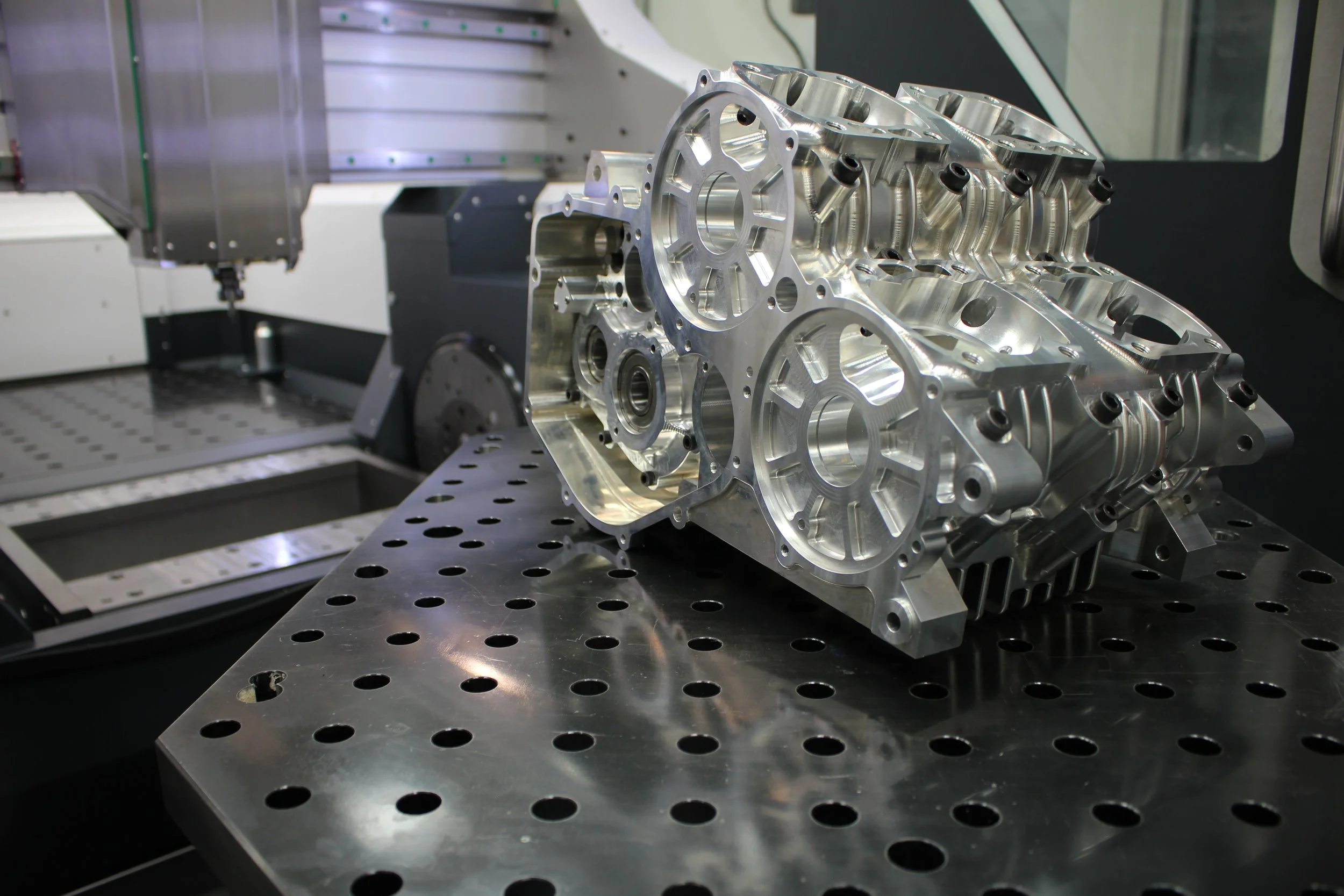 Suzuki RGB500 crankcase — Ton Spek Special Parts