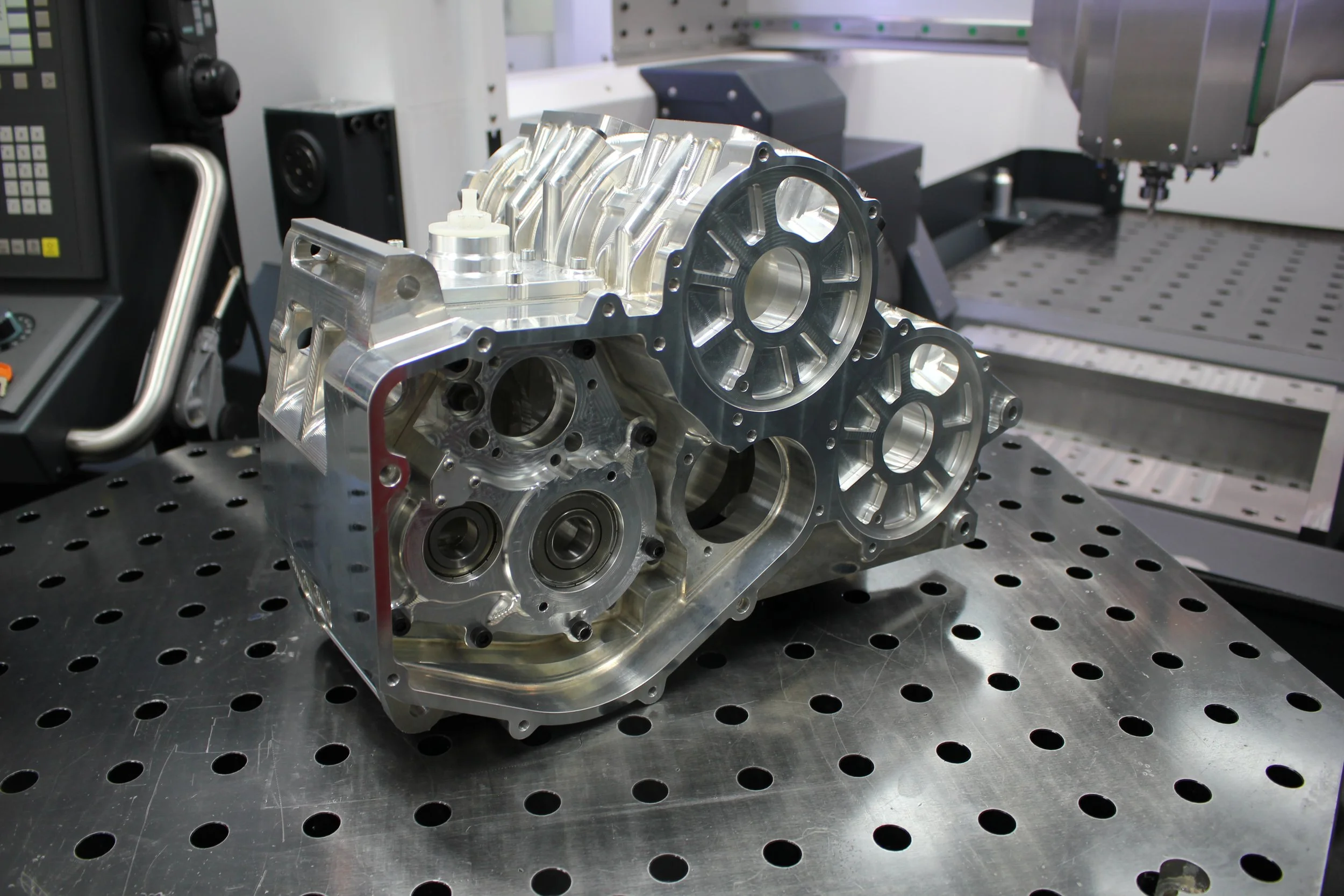 Suzuki RGB500 crankcase — Ton Spek Special Parts