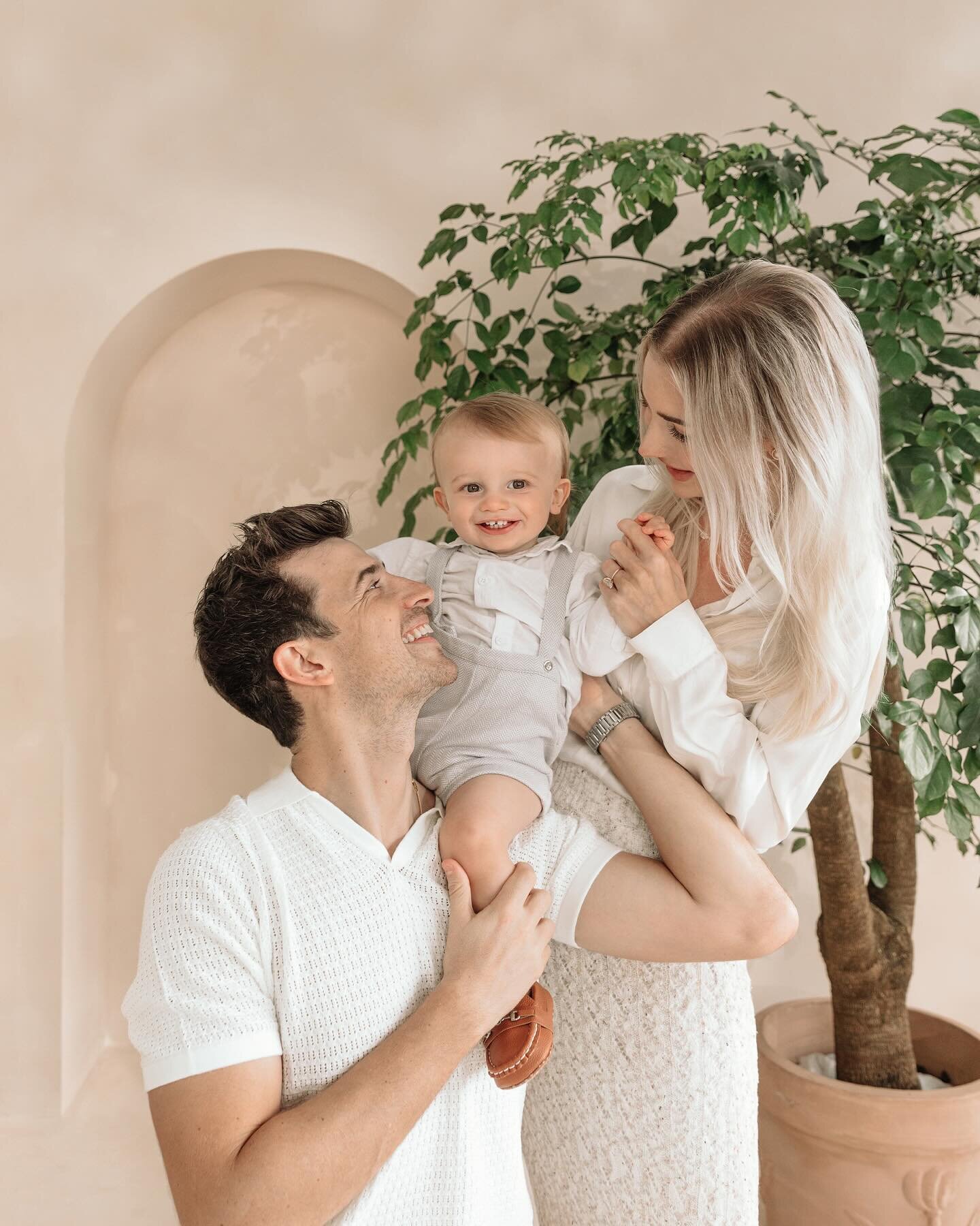 The Millington family @monicamillington returns to The Love Studios, this time to explore the wonders of #thelovestudiosComo! Amidst Cruz&rsquo;s first-ever selfie, tender kisses and gentle glances, their unwavering love for each other shines through