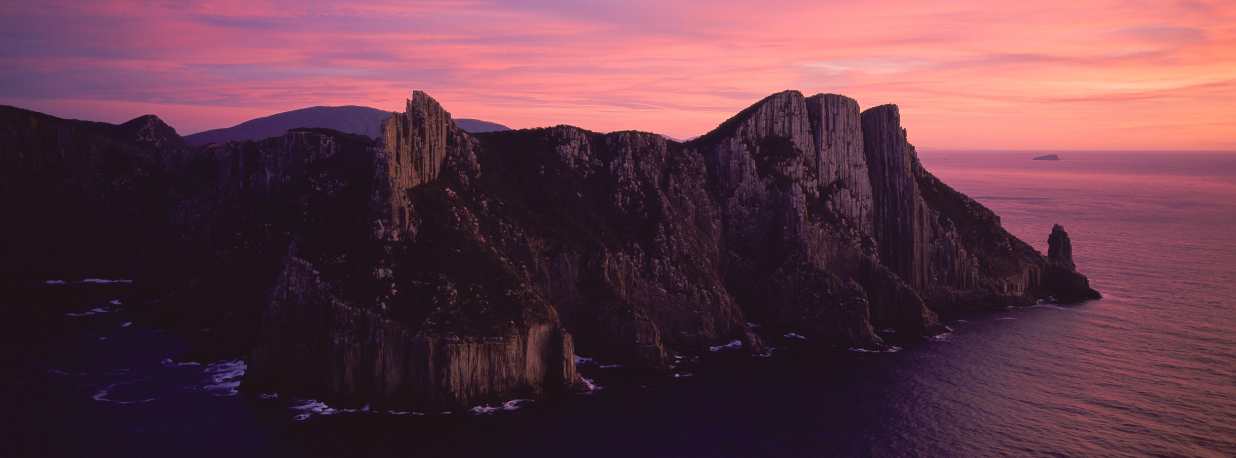 CAPE PILLAR SUNRISE, TASMAN NATIONAL PARK, TASMANIA