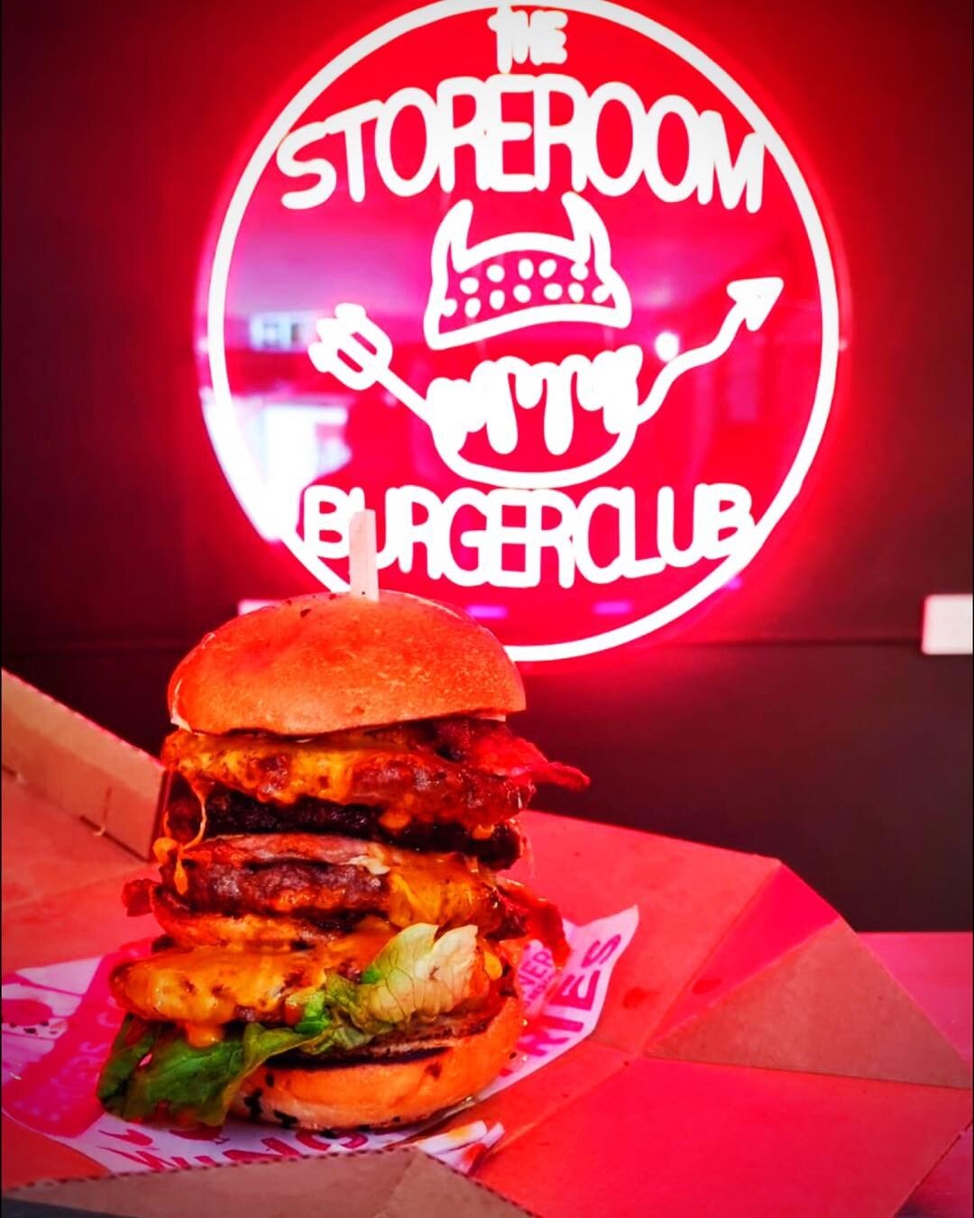 📸 THE TOWER 🍔
.
This absolute ridiculous monstrosity of a burger is available this week only. 4 beef pattys, bacon and cheese. 
.
Orders here 📲👇👇👇
www.storeroomburgers.co.uk