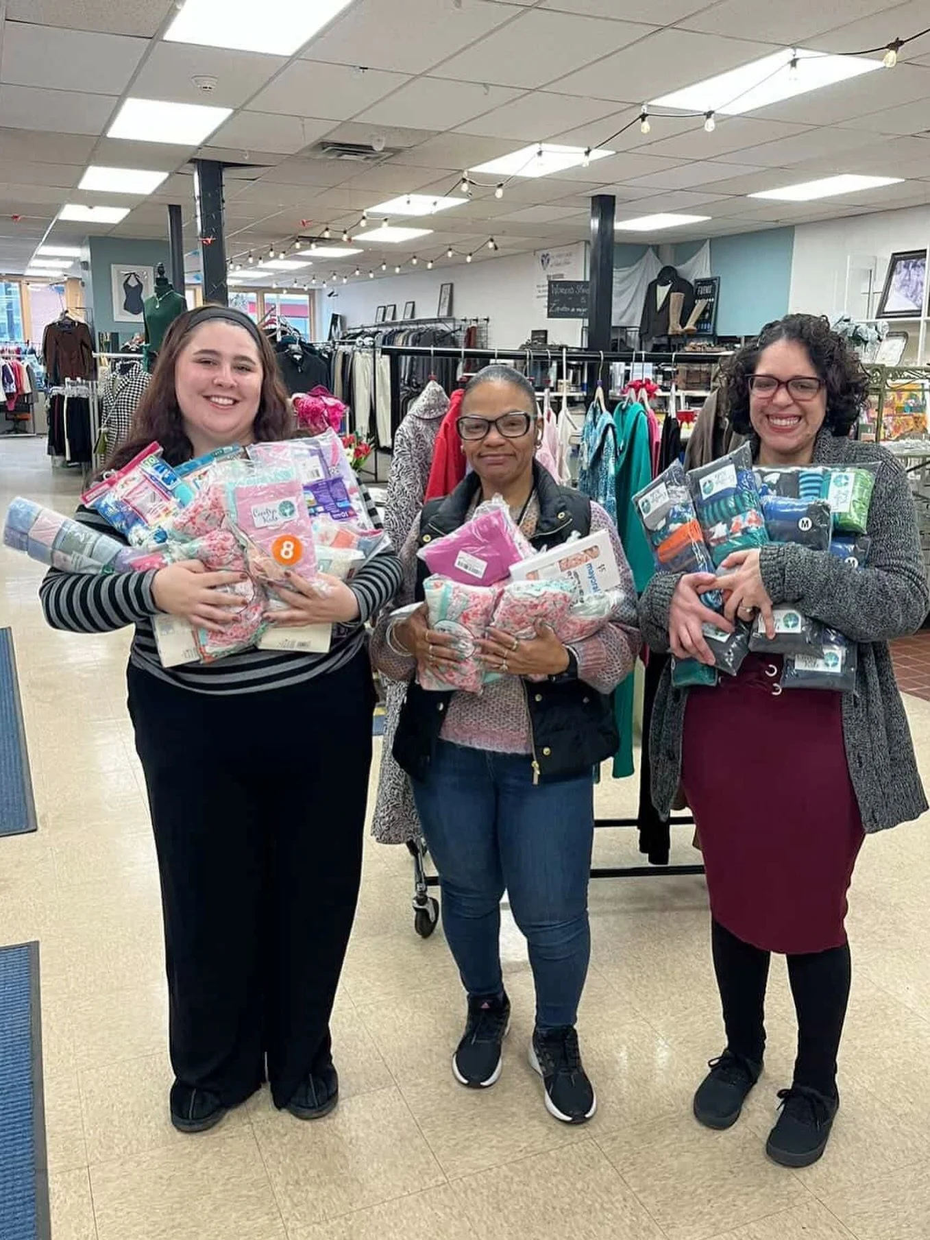 Today we&rsquo;re highlighting our partnership with @ruthshouse.of.thrift !🌟 

Ruth&rsquo;s House, Inc. provides clothing to individuals and families in need throughout Haverhill and the Greater Merrimack Valley. They provide clothing, new socks, un
