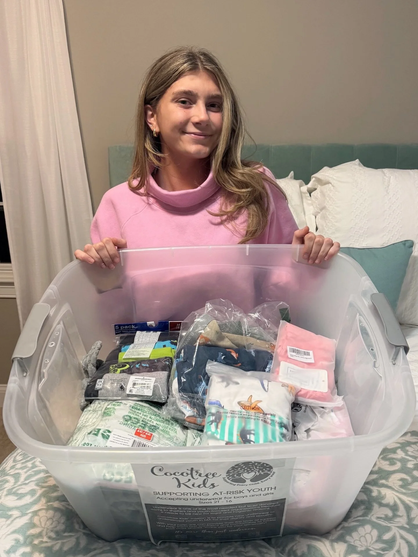 What kind of difference can one teen make? 
 
Charlotte, a Natick High School student and one of our volunteers, consistently shows up for Cocotree Kids and the children we serve across Massachusetts. Just this month, she hosted a drive at @natickhs 