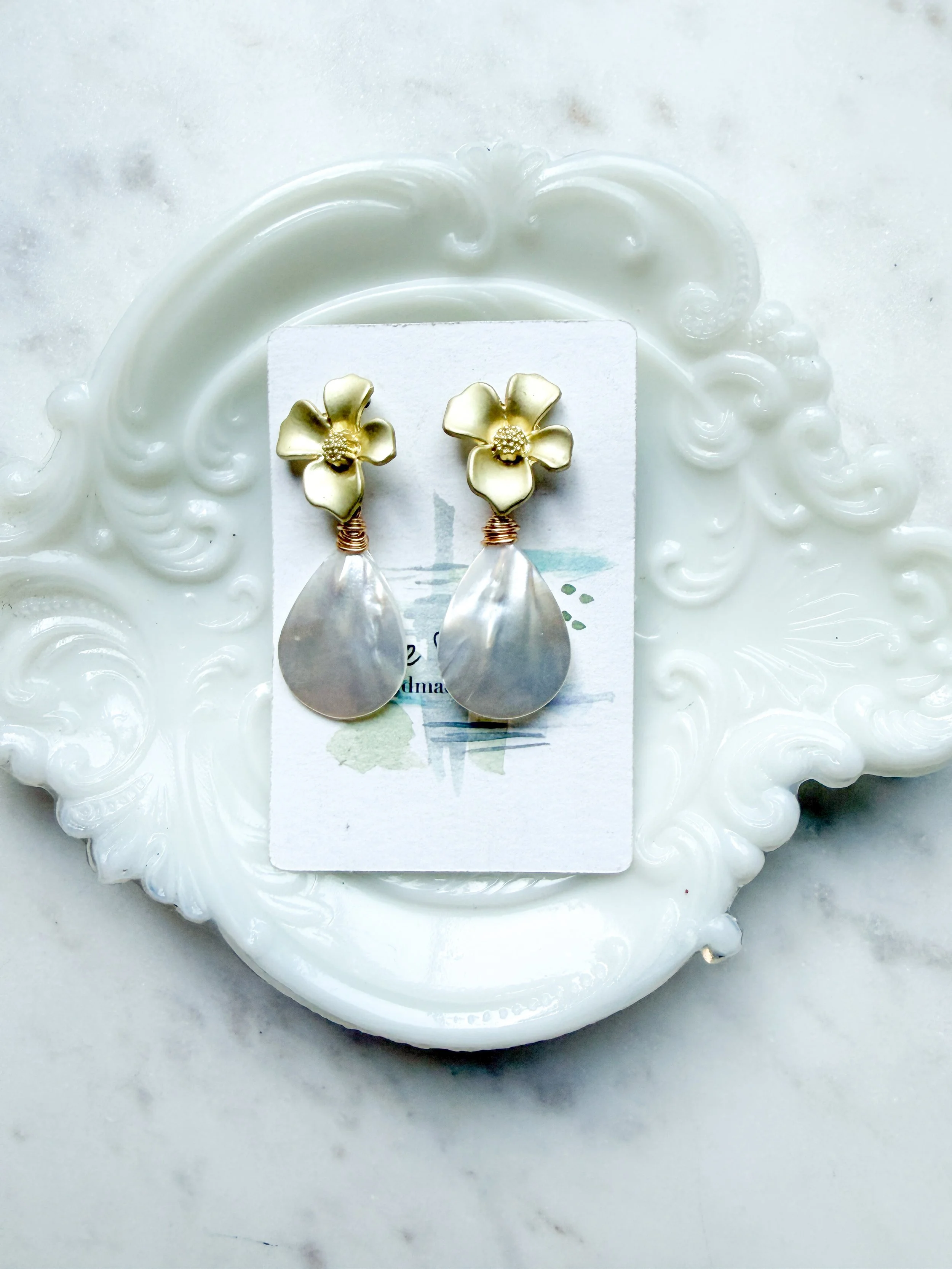 Gold Dogwood Teardrops
