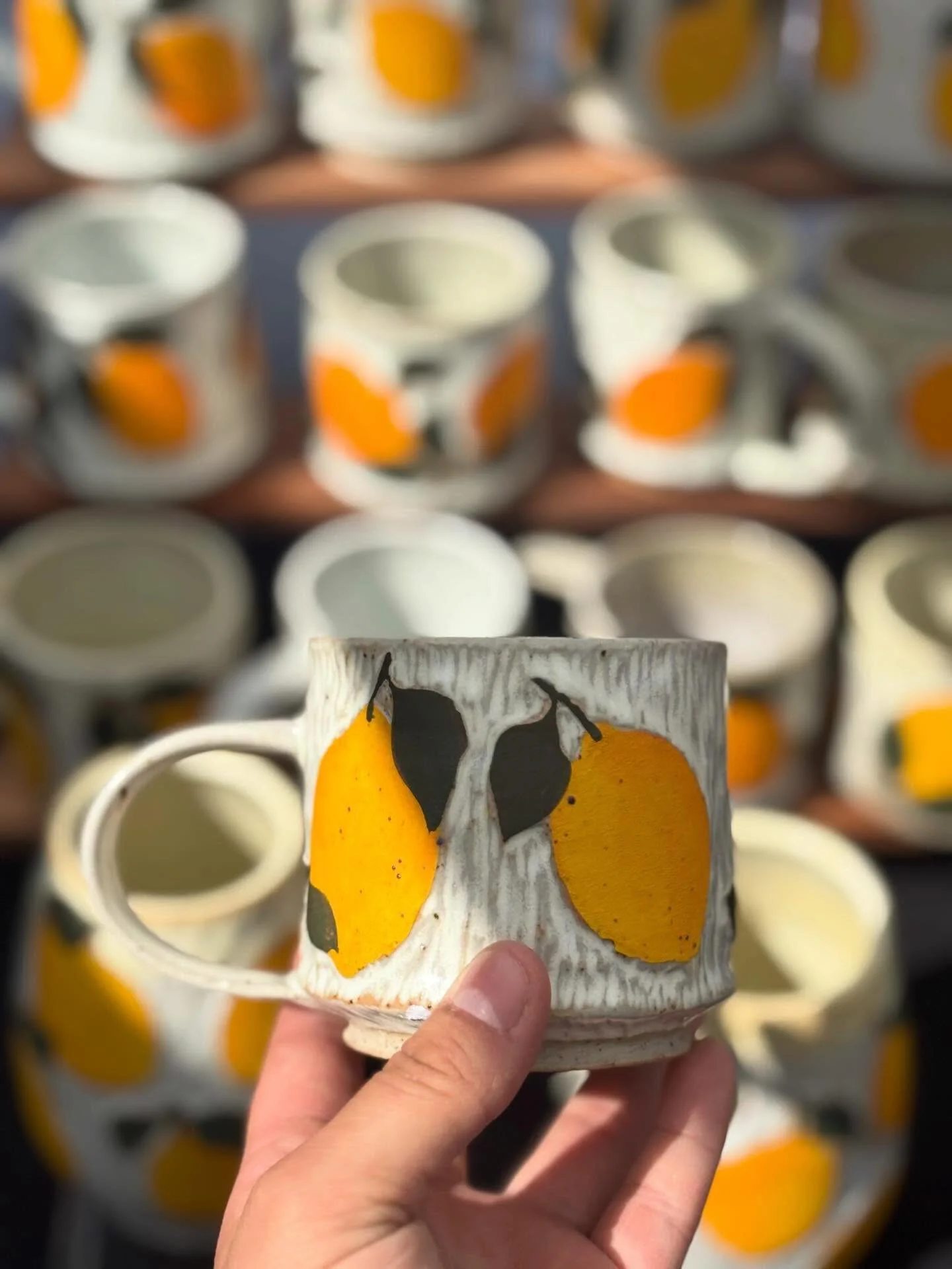 Repost from @belen_arte_ceramica
&bull;
A little sunshine captured in clay 🍋
and there&rsquo;s plenty more coming in the new year.  @belen_arte_ceramica  will be #napervillestop #northernilpotterytour 

#ceramics #fypage #howiamaco