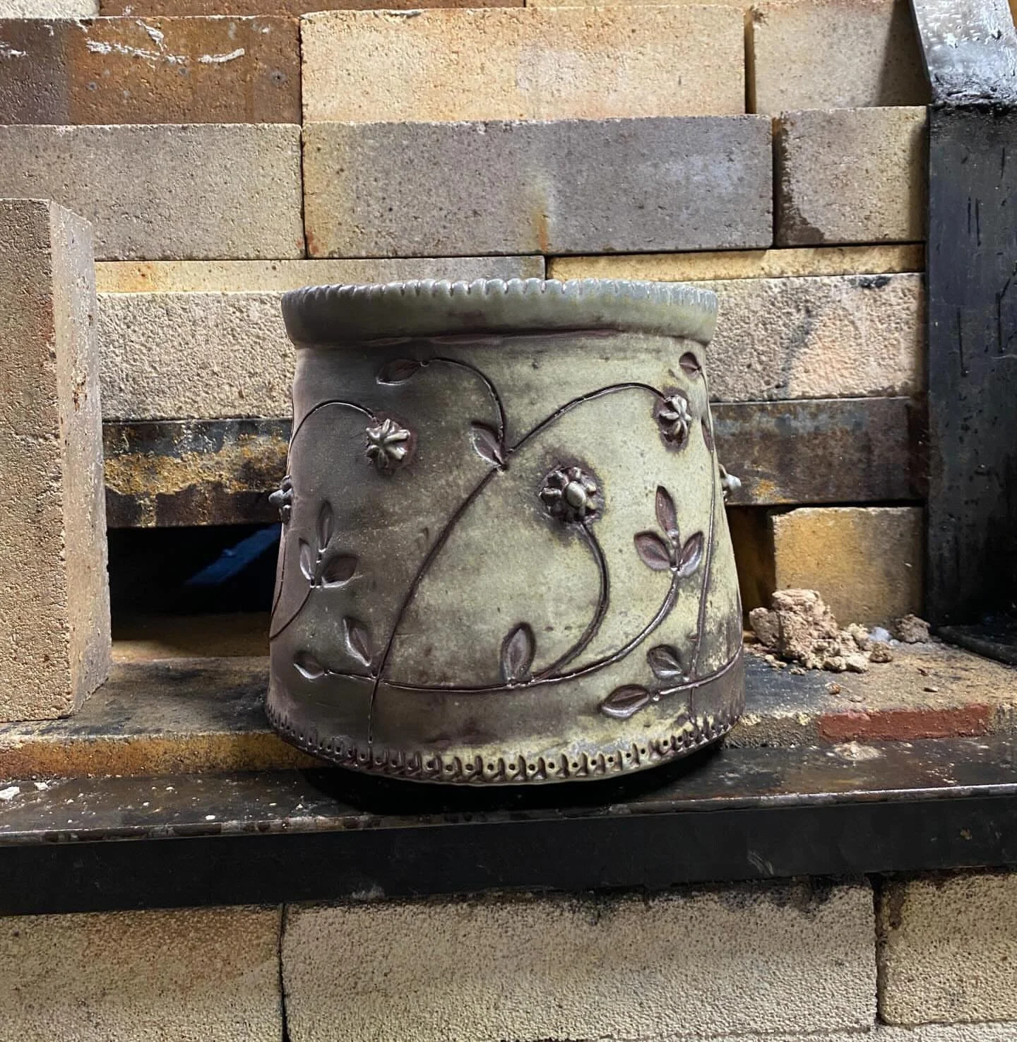 @tatyana_schierl  the newest host #northernilpotterytour - hope you are saving the date. June 6 and 7 #potterytour #elmhurststop