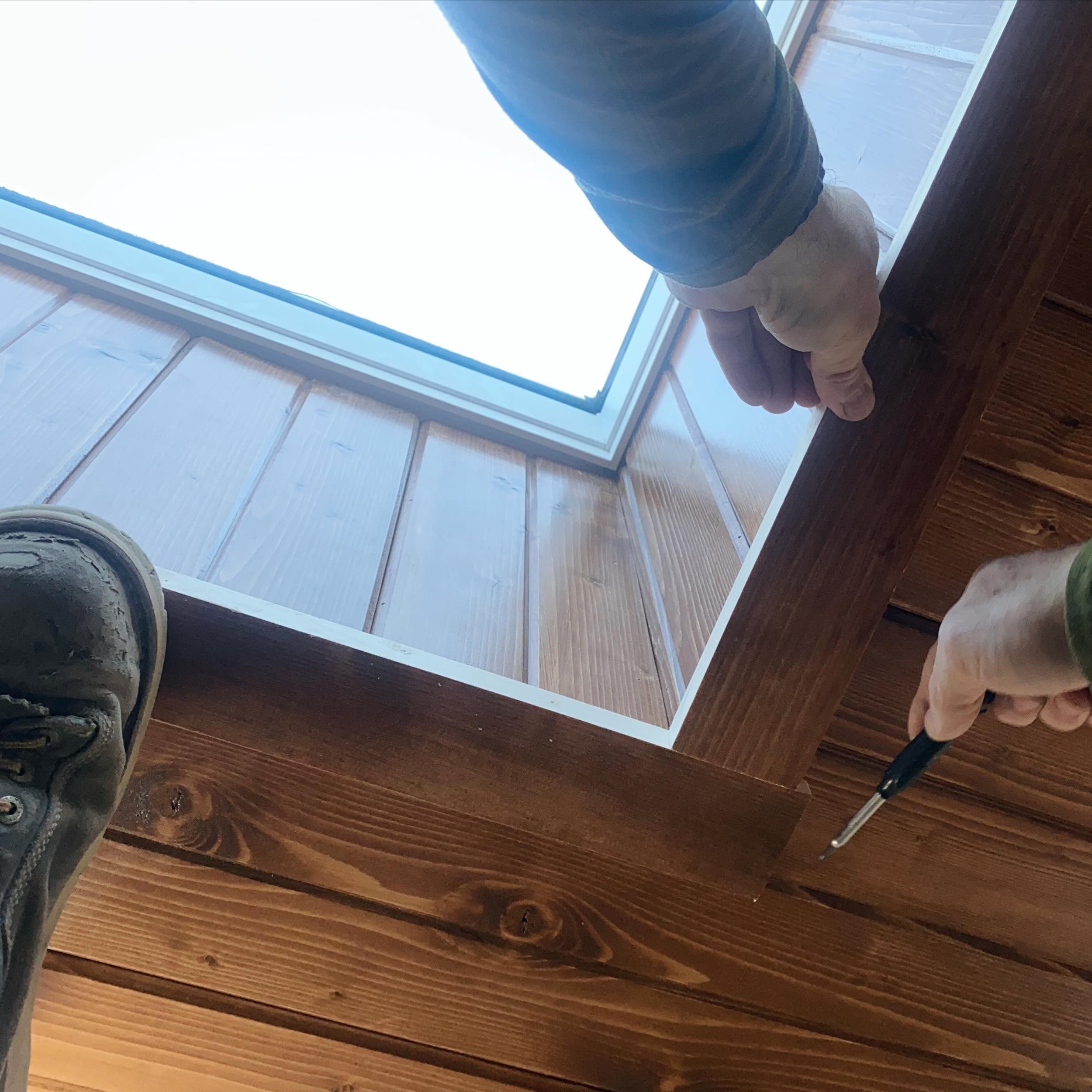 Many days, I could use three hands&hellip;sometimes four. 
#dannerboots 
#myleftfoot 
#forthewin 
#iusemyhead 
#alsotooaswell 
#btw 
@dannerboots my foreman have bald spots. 
#buildwithwood 
#cladwithwood 
#woodisgood