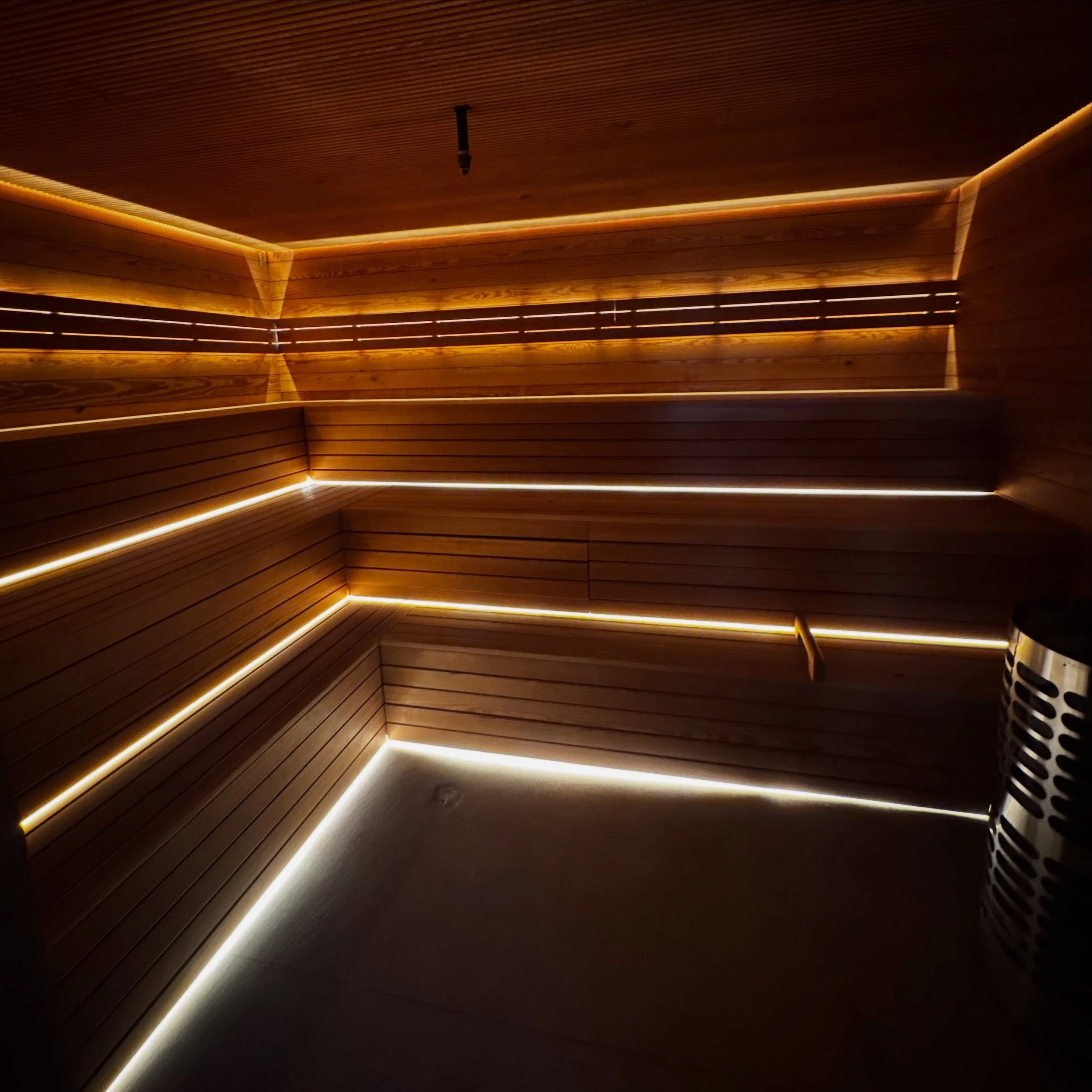 Room to unwind.
Sauna experience creates calm and ease in your nervous system. It reduces anxiety, cleanses and clears your mind and body. You disconnect from the hectic world, remember your sense of self, and return to your harmony. 
This is what yo
