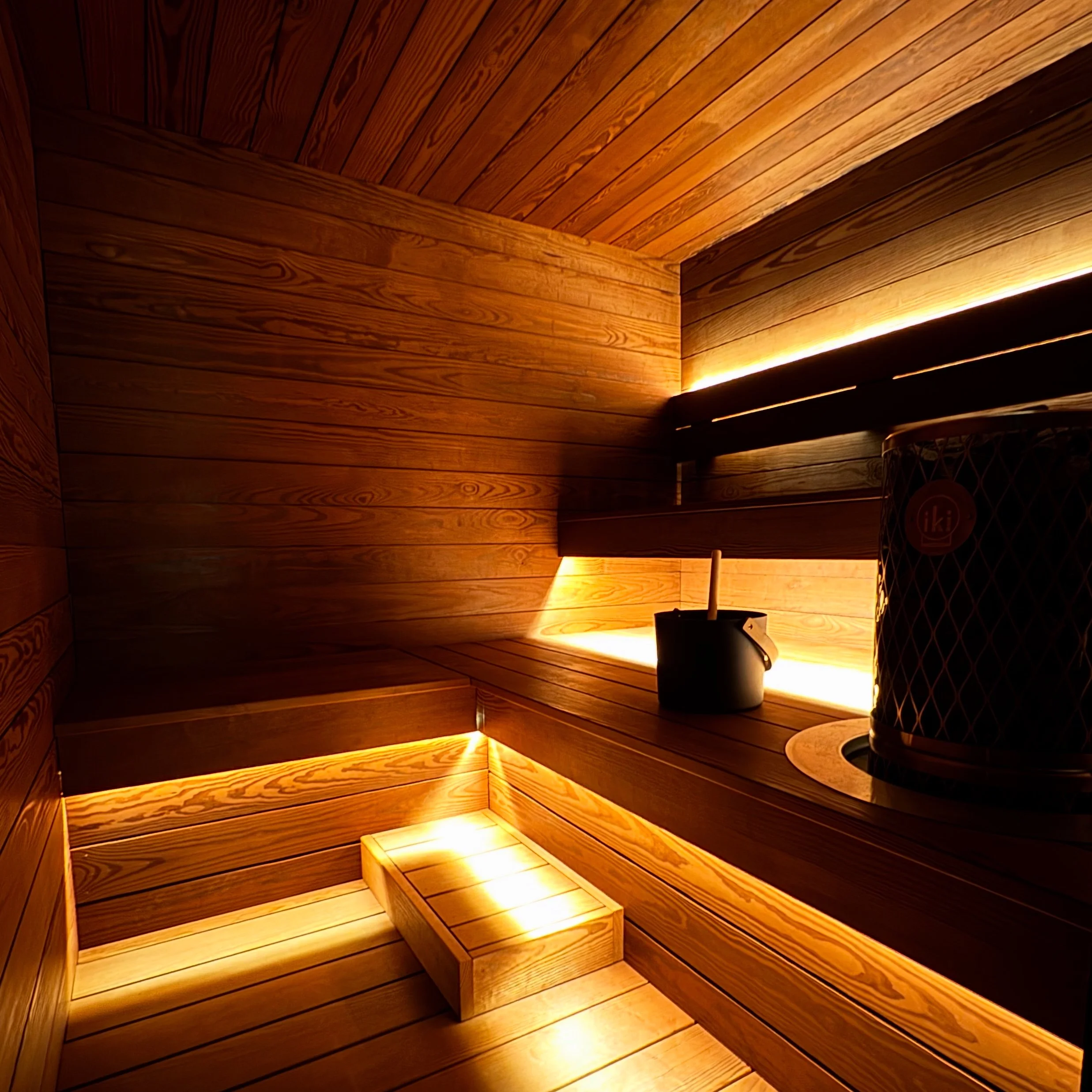 Custom home saunas by Bison Hut