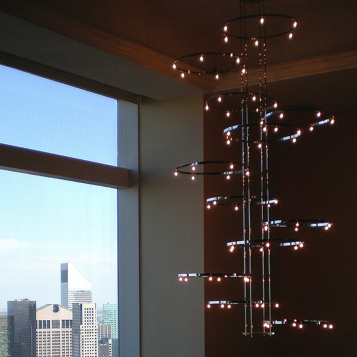 CH20_Sirius_chandelier_NYC_installation.jpg