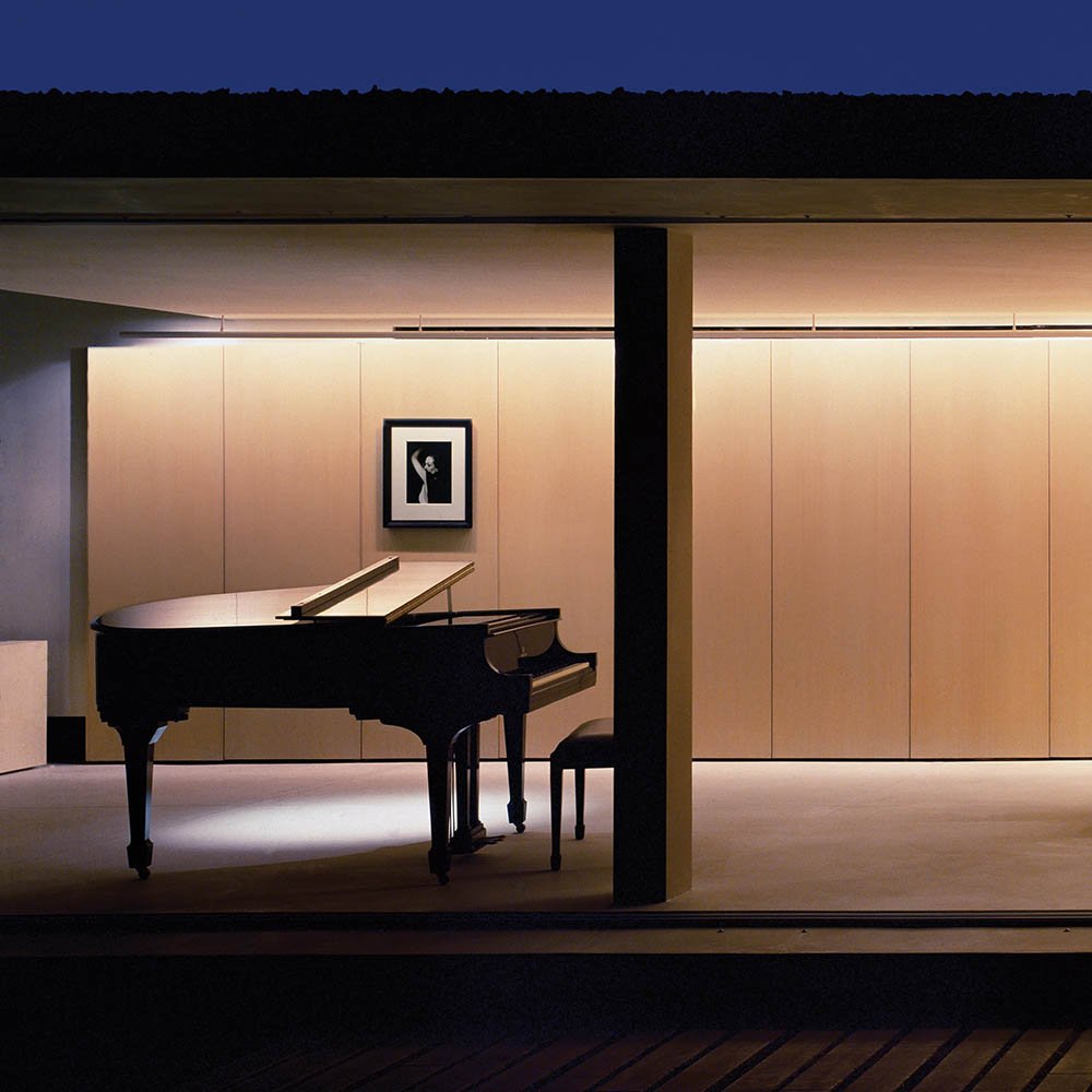 modulightor-custom-long-linear-wall-wash-light-fixture.jpg