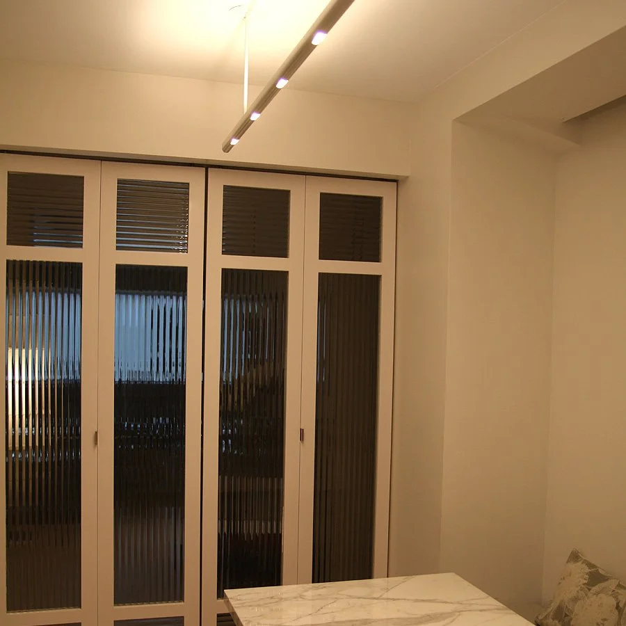modulightor-white-linear-pendant-lighting-Eva-Ching-2.jpg