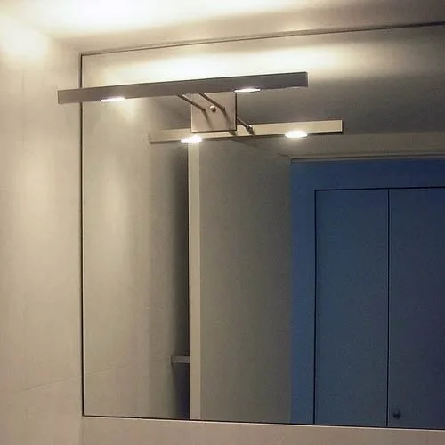 modulightor-modern-vanity-light-Lola-Wachsberg.jpg